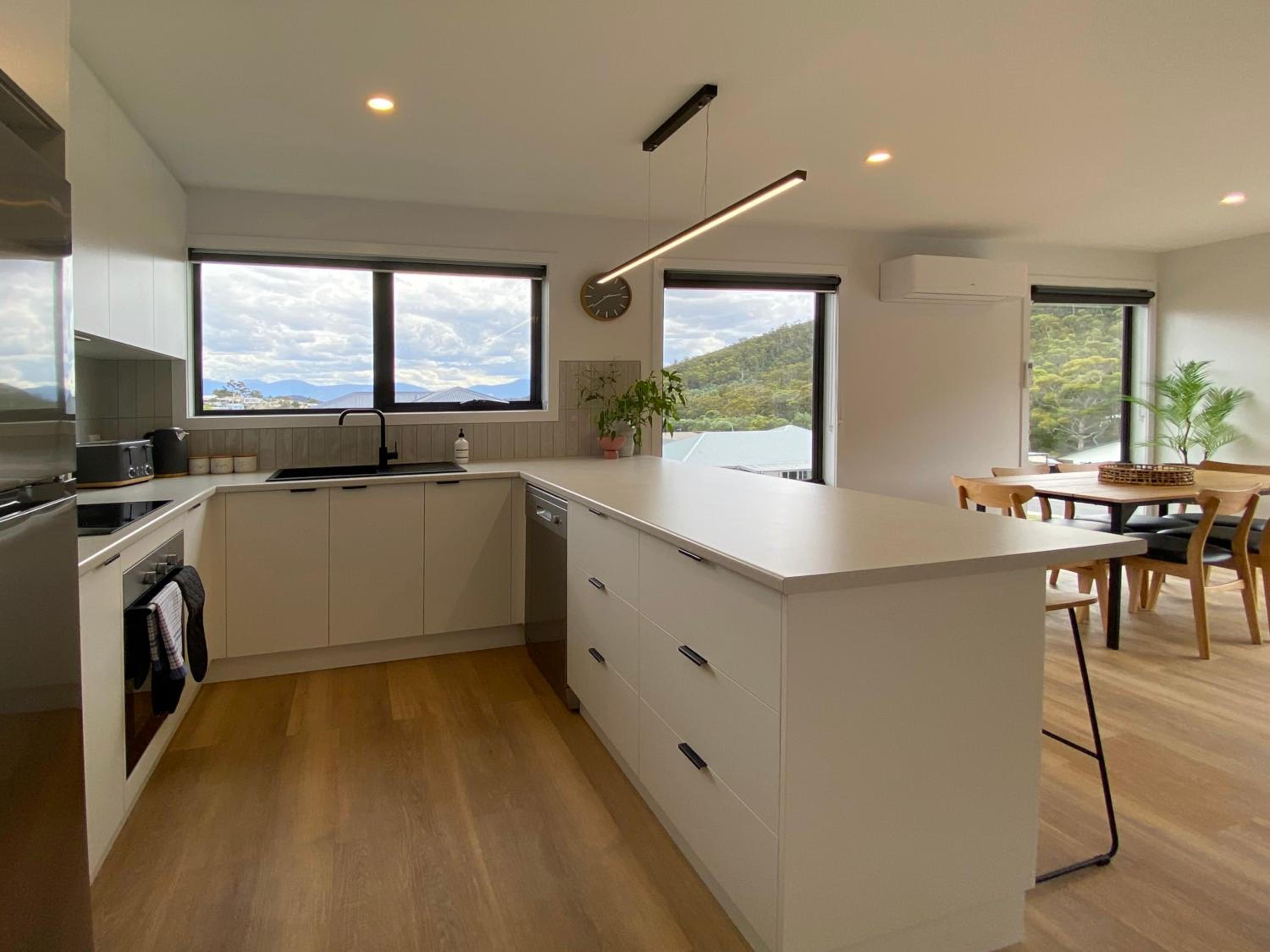 Albatross Rise - Modern Family Home