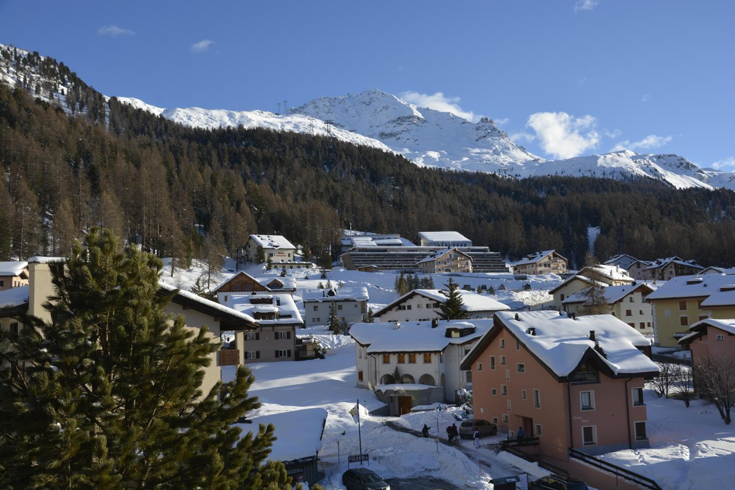 Hotel Apartments Chesa Guardaval - Image 1