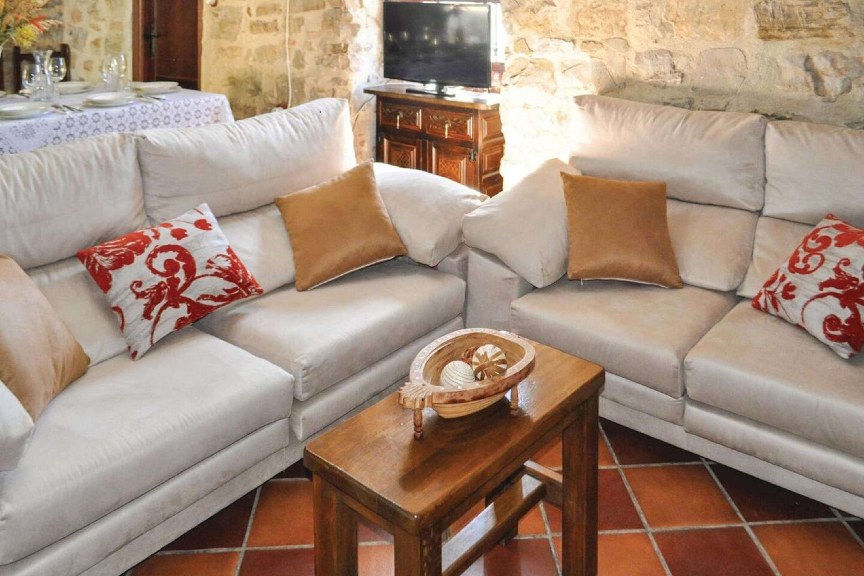 Charming Villa in Montefrío with Private Pool view 2