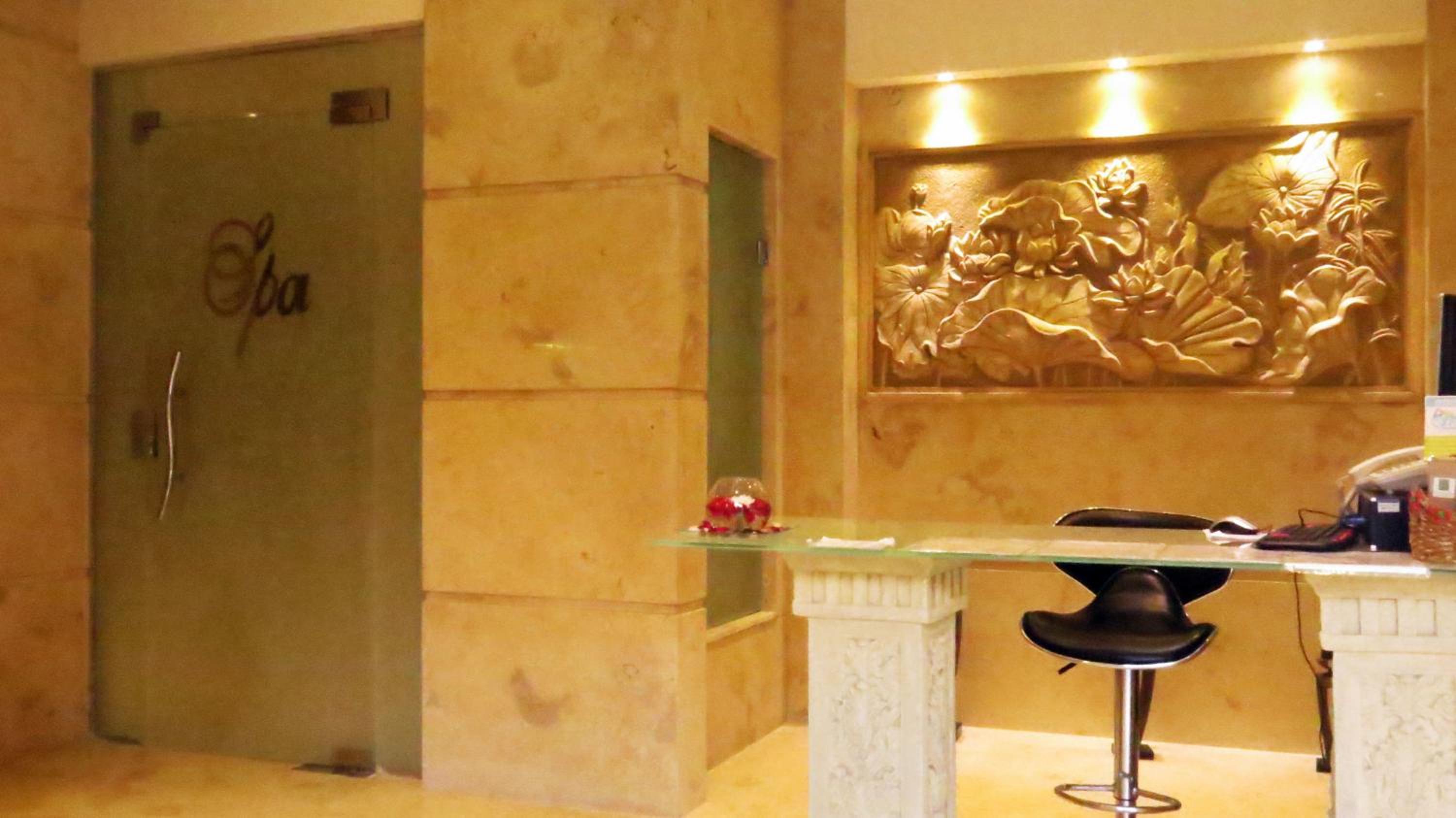 Africana Hotel & Spa