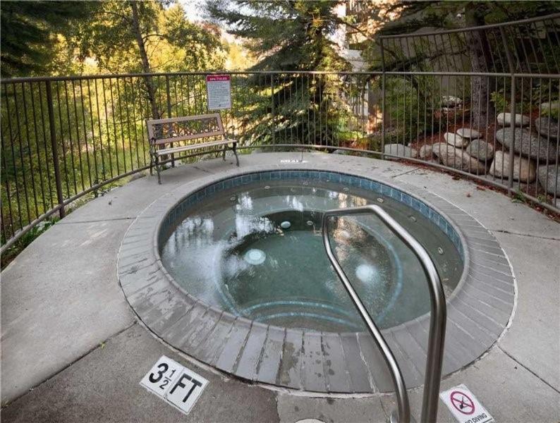 Canyon Run Townhouse F102 - Property Image 6