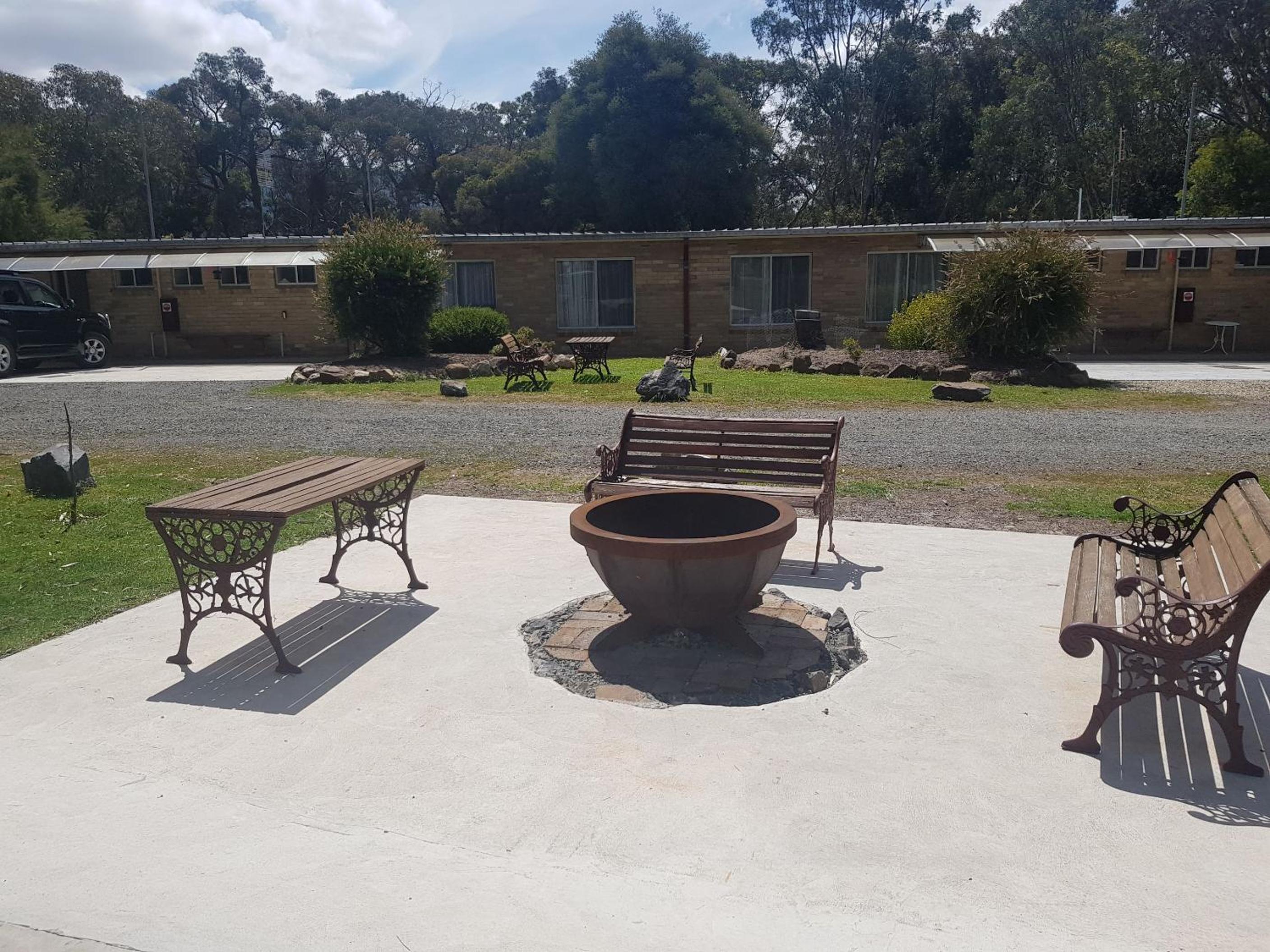 Grampians View Cottages and Units