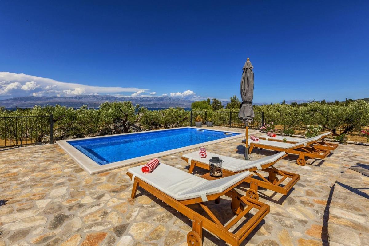 Home Mindful escape-luxury resort view 2