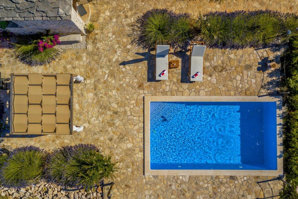 Holiday Home Mojo charming resort view 4