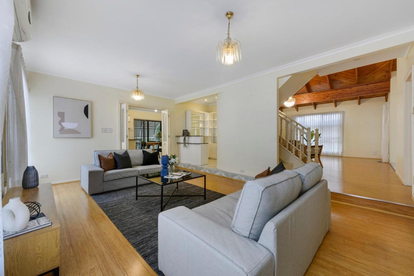 12 mins to Mel Airport-Good Wood House