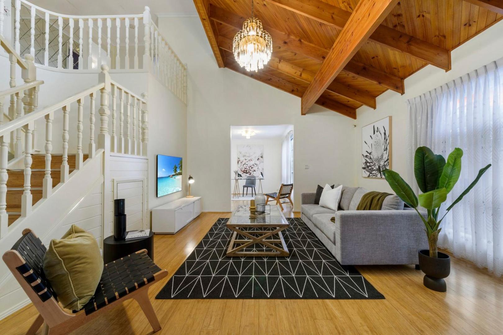 12 mins to Mel Airport-Good Wood House