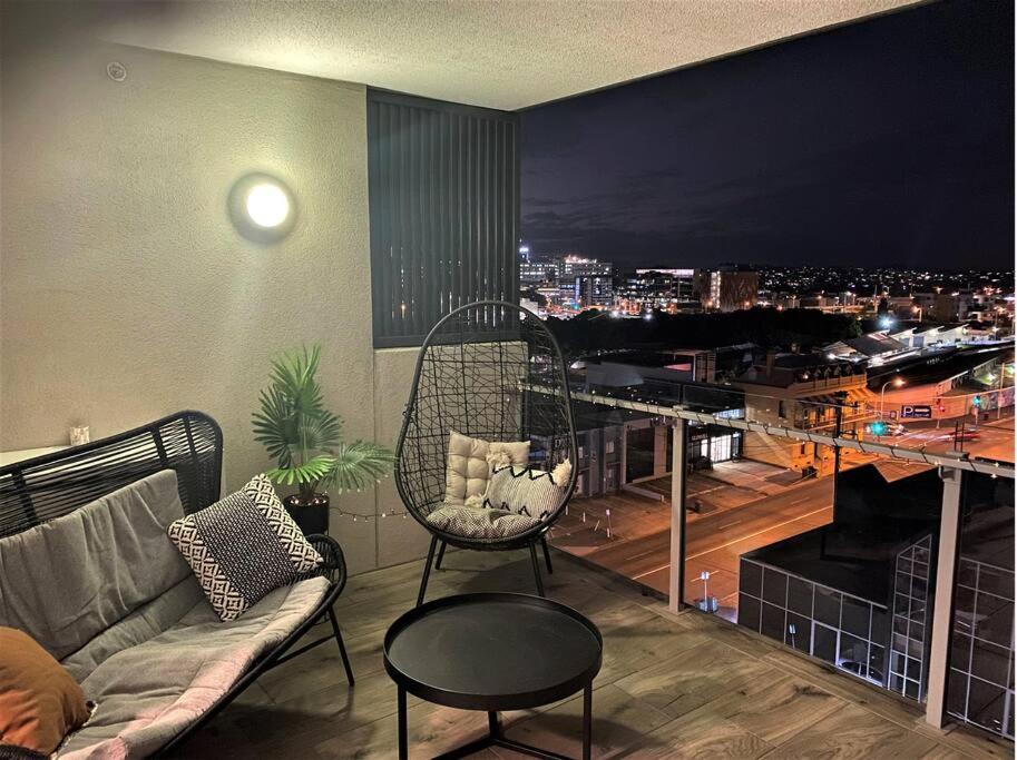 Spacious Inner city Apartment with free parking