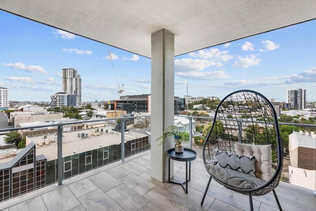 Spacious Inner city Apartment with free parking