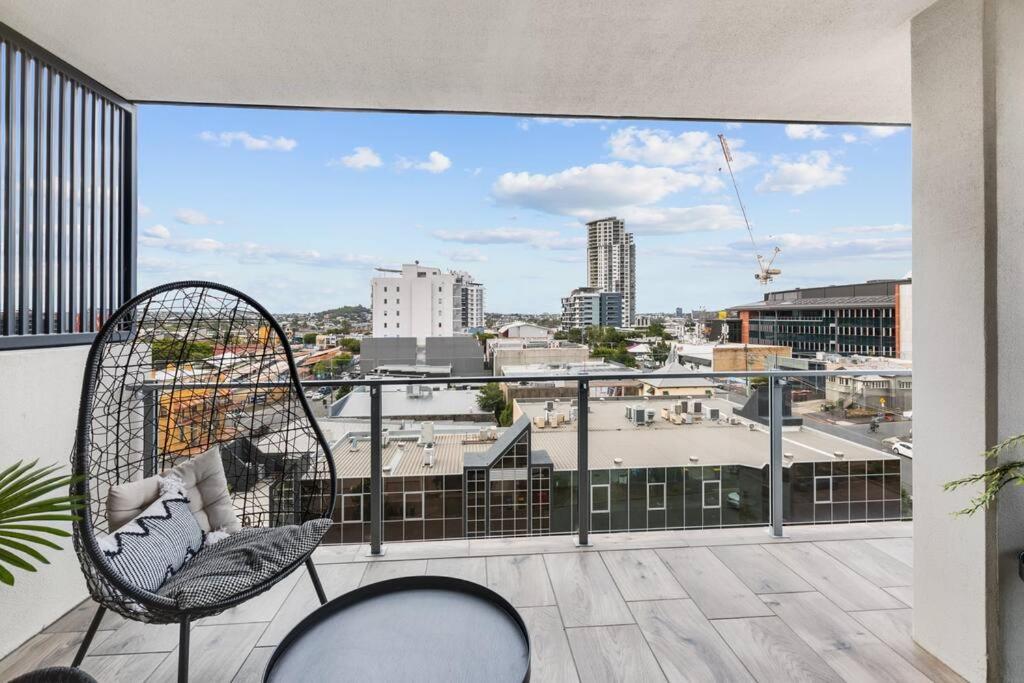 Spacious Inner city Apartment with free parking
