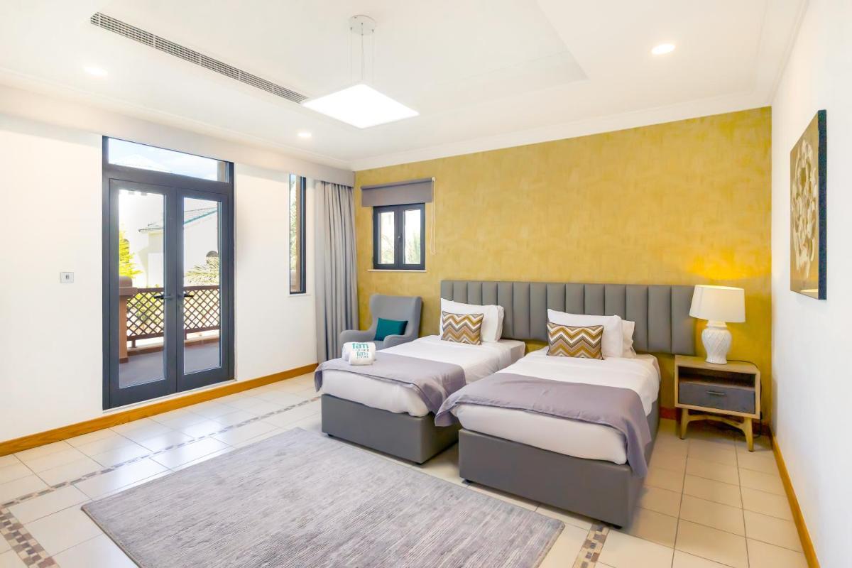 FAM Living - Palm Jumeirah - Beach Villas with Private Pool