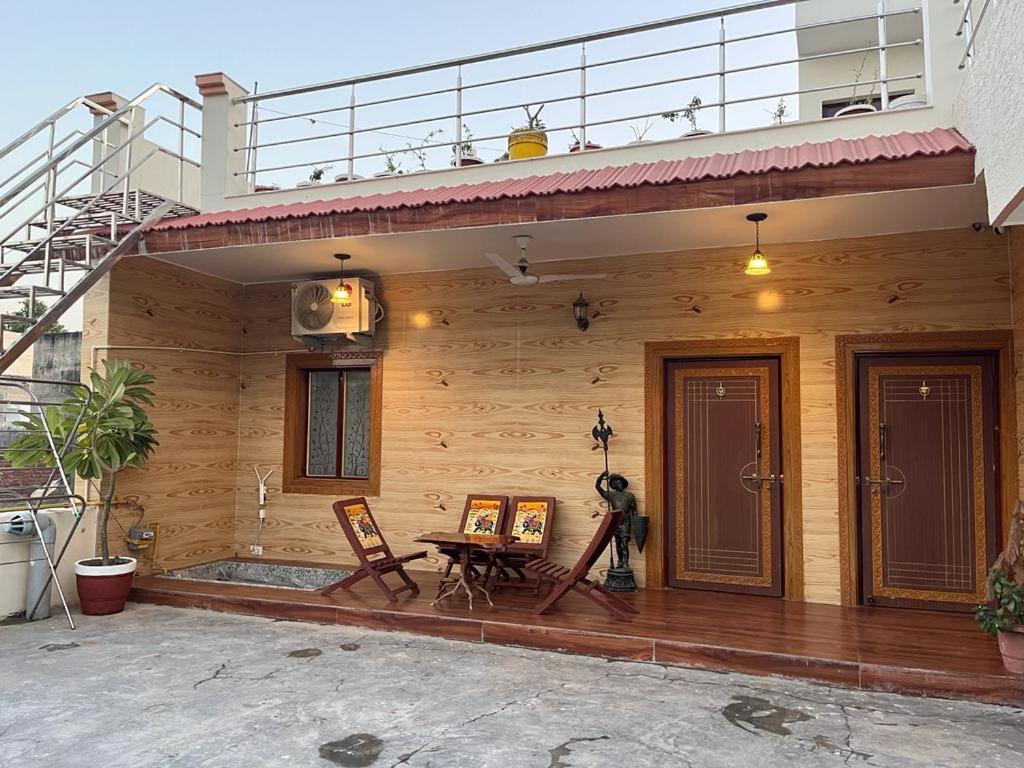 Colonel's Abode