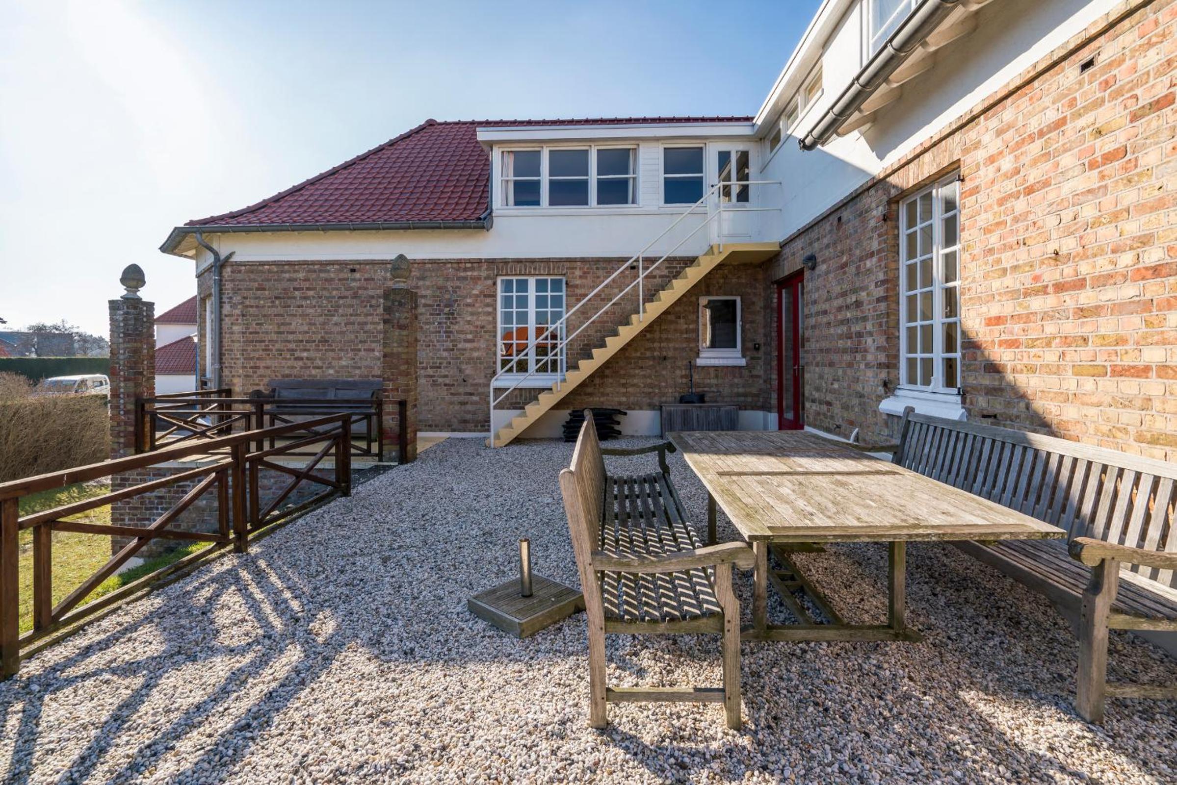 Karaktervolle familie villa 12p - ruim én vlak bij strand