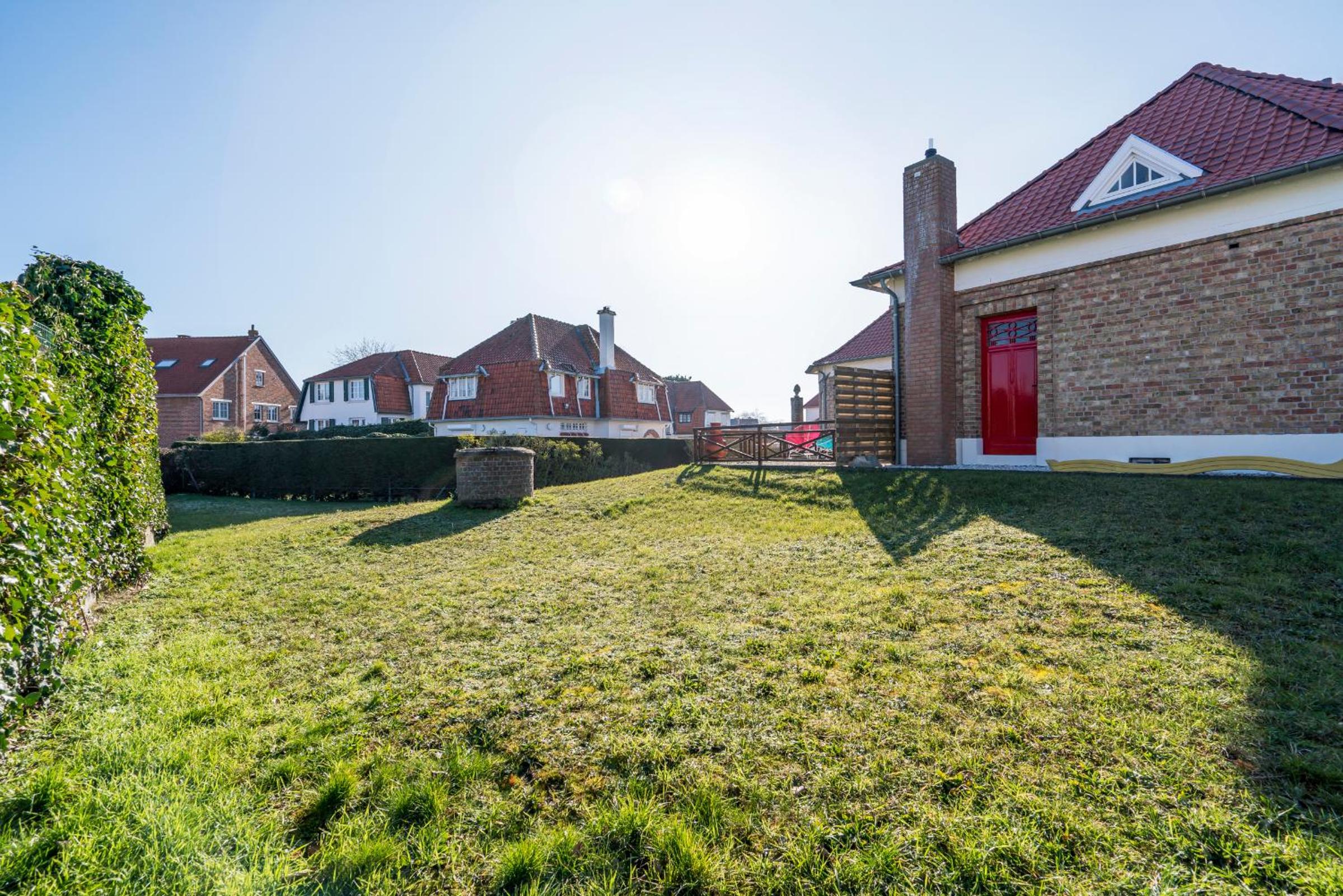 Karaktervolle familie villa 12p - ruim én vlak bij strand