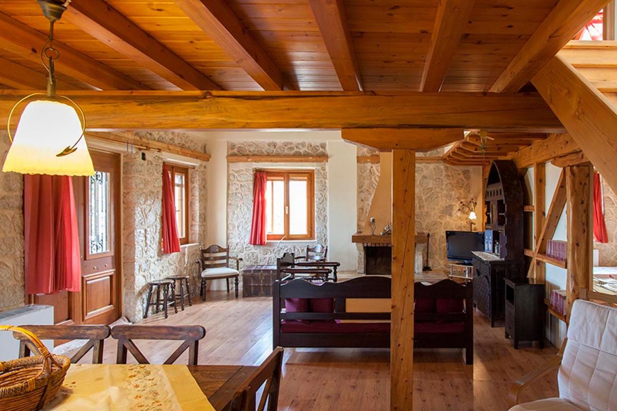 Katouna Holiday House