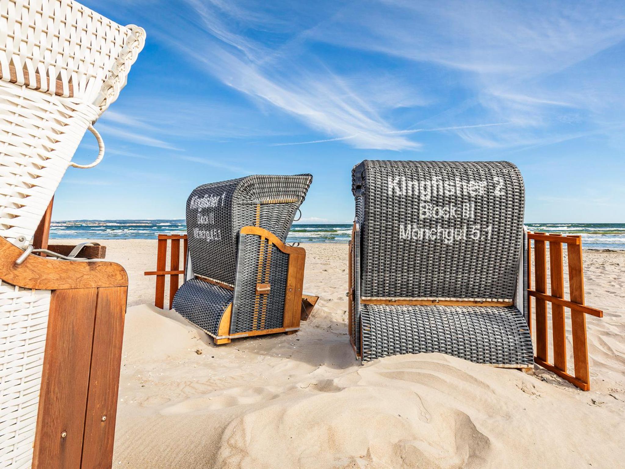 Prora - Ferienwohnung mit Dachterrasse, Balkon, 2 Strandkoerben am Strand und Waschmaschine - Kingfisher