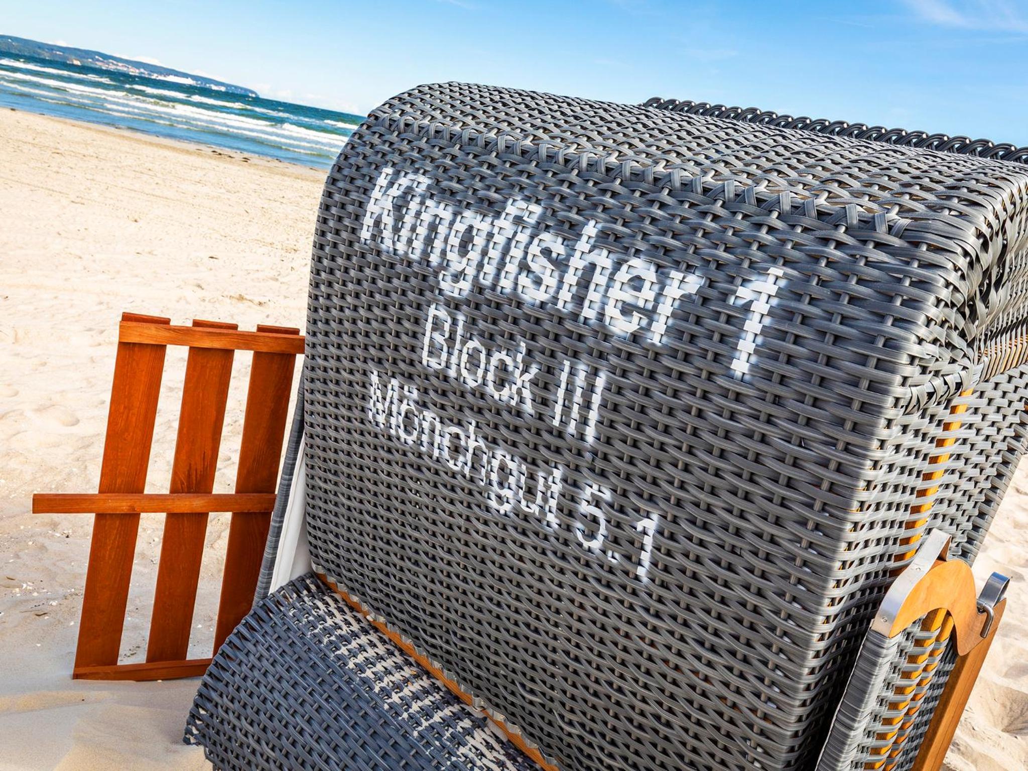 Prora - Ferienwohnung mit Dachterrasse, Balkon, 2 Strandkoerben am Strand und Waschmaschine - Kingfisher