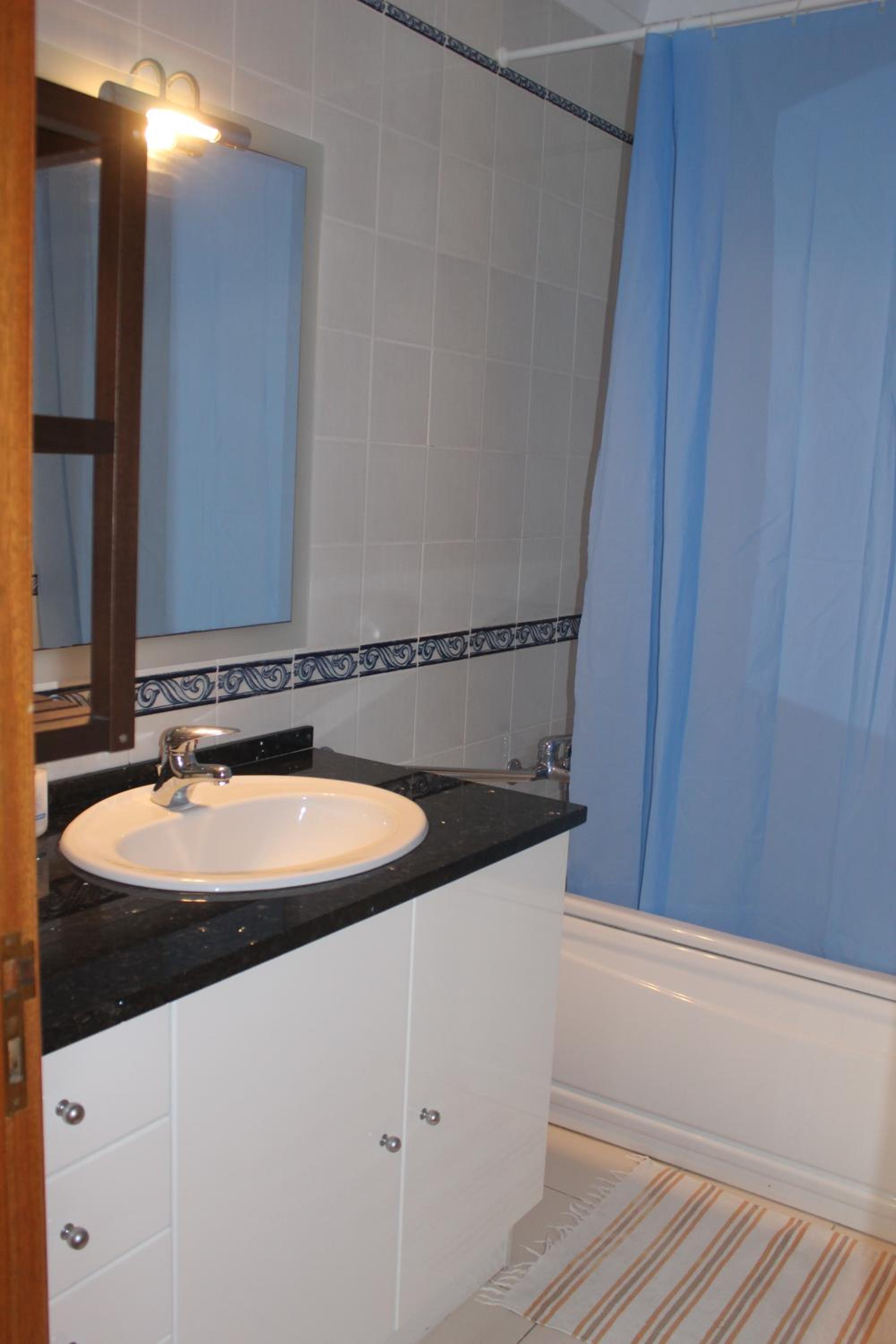 Ericeira Chill Hill Hostel & Private Rooms