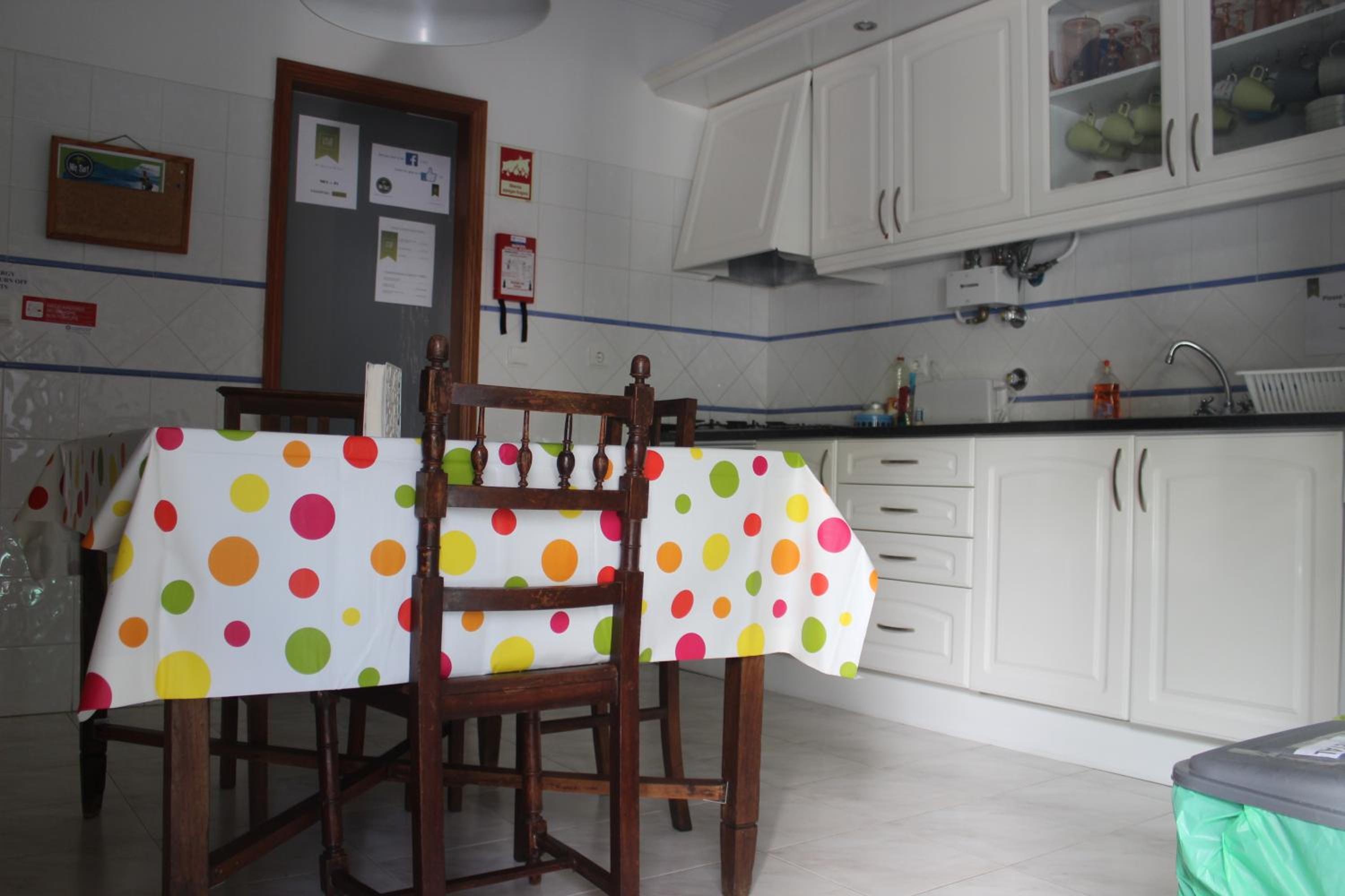 Ericeira Chill Hill Hostel & Private Rooms
