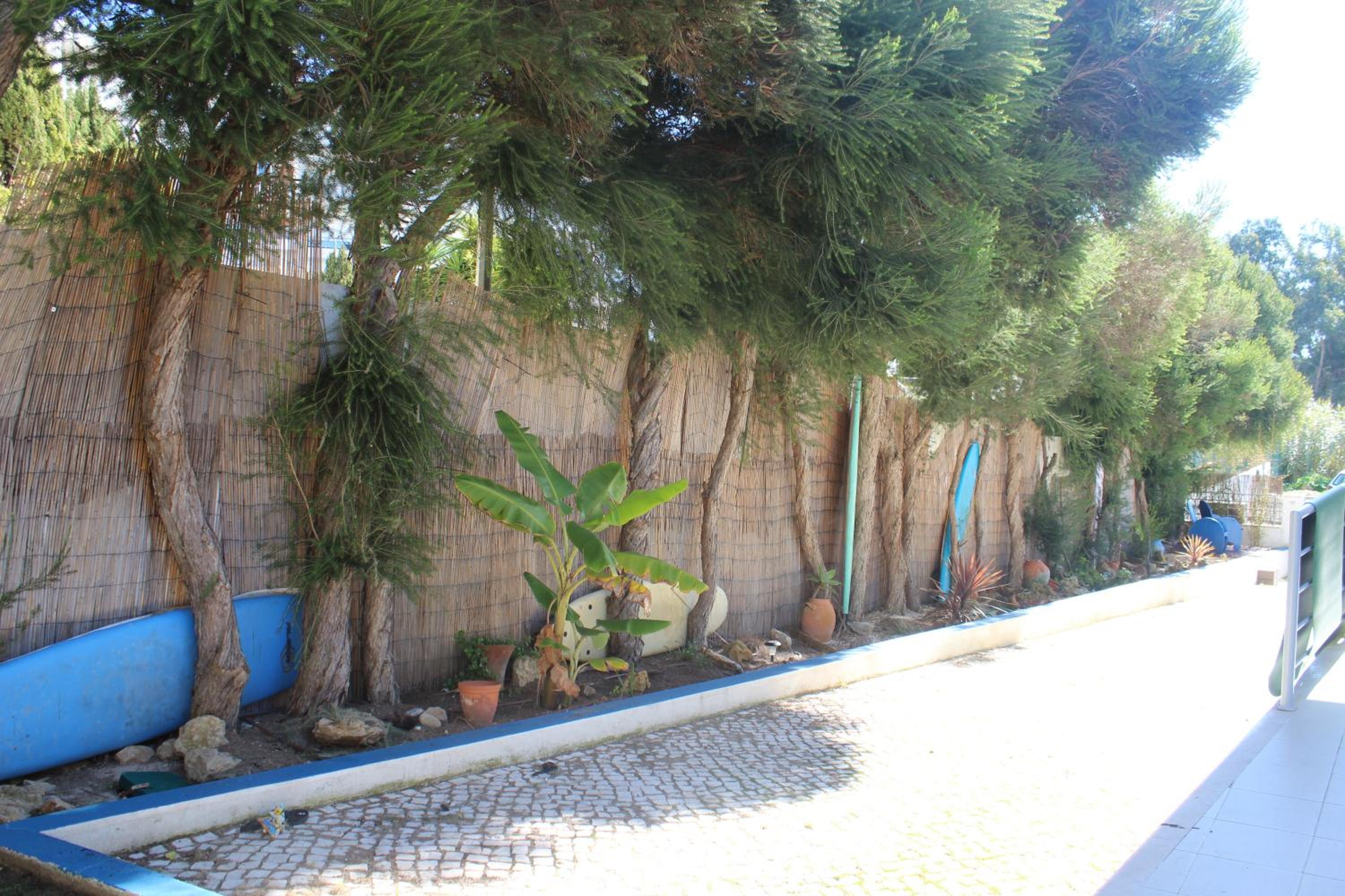 Ericeira Chill Hill Hostel & Private Rooms