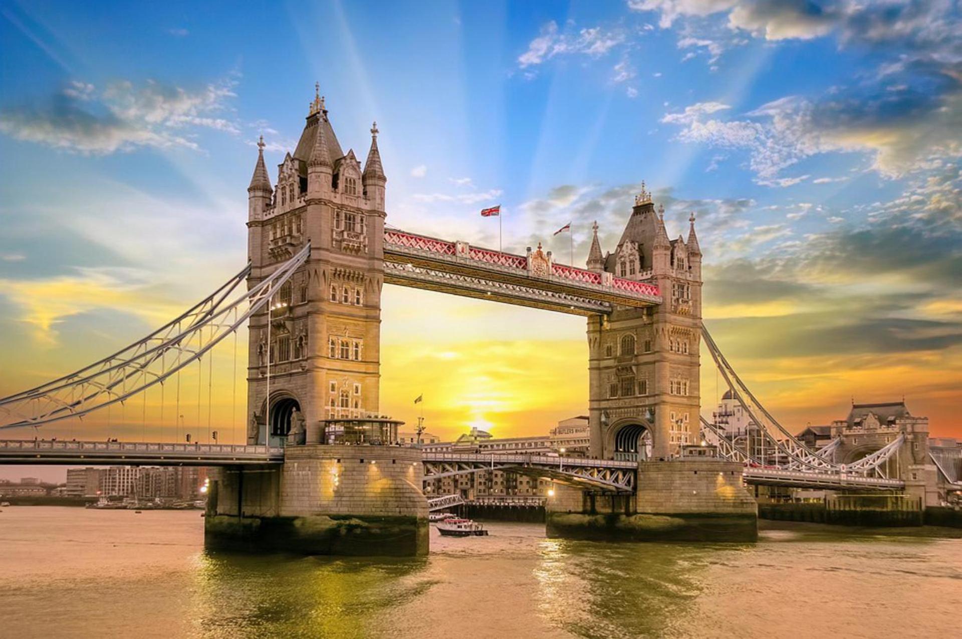 Central London 3-Bed Apt Sleeps 6 3 mins to Tube