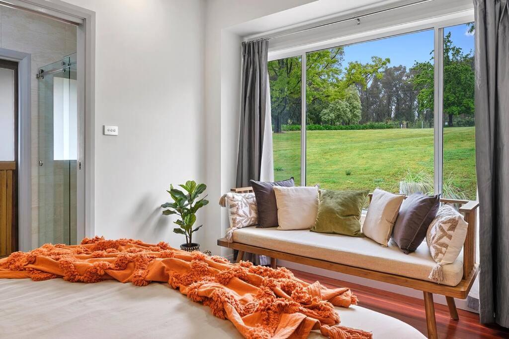 Unique and secluded Poppy Cottage