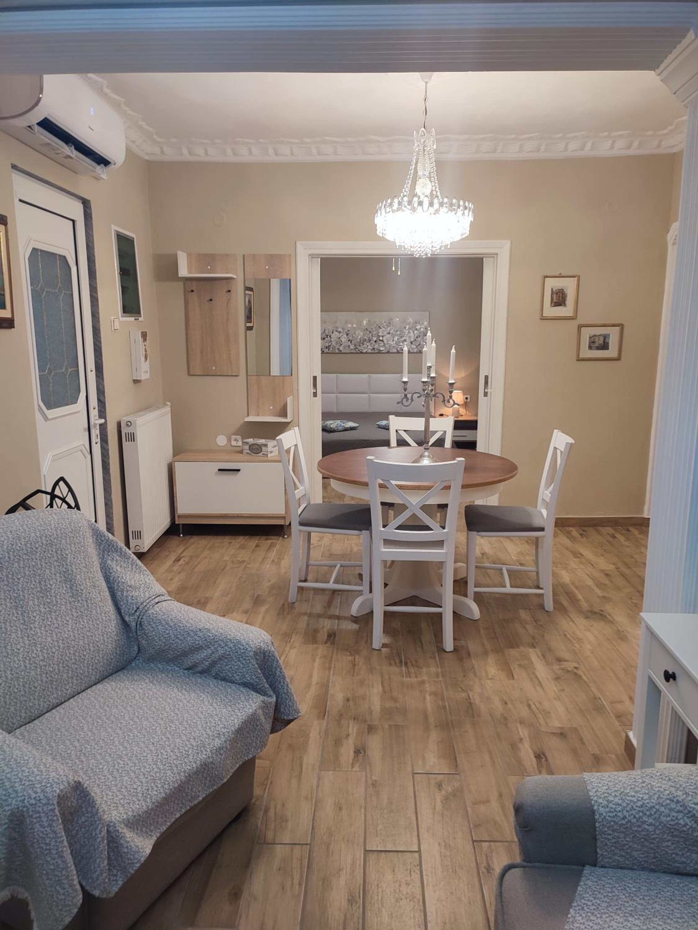 ALICE'S ARt HOUSE photo 5