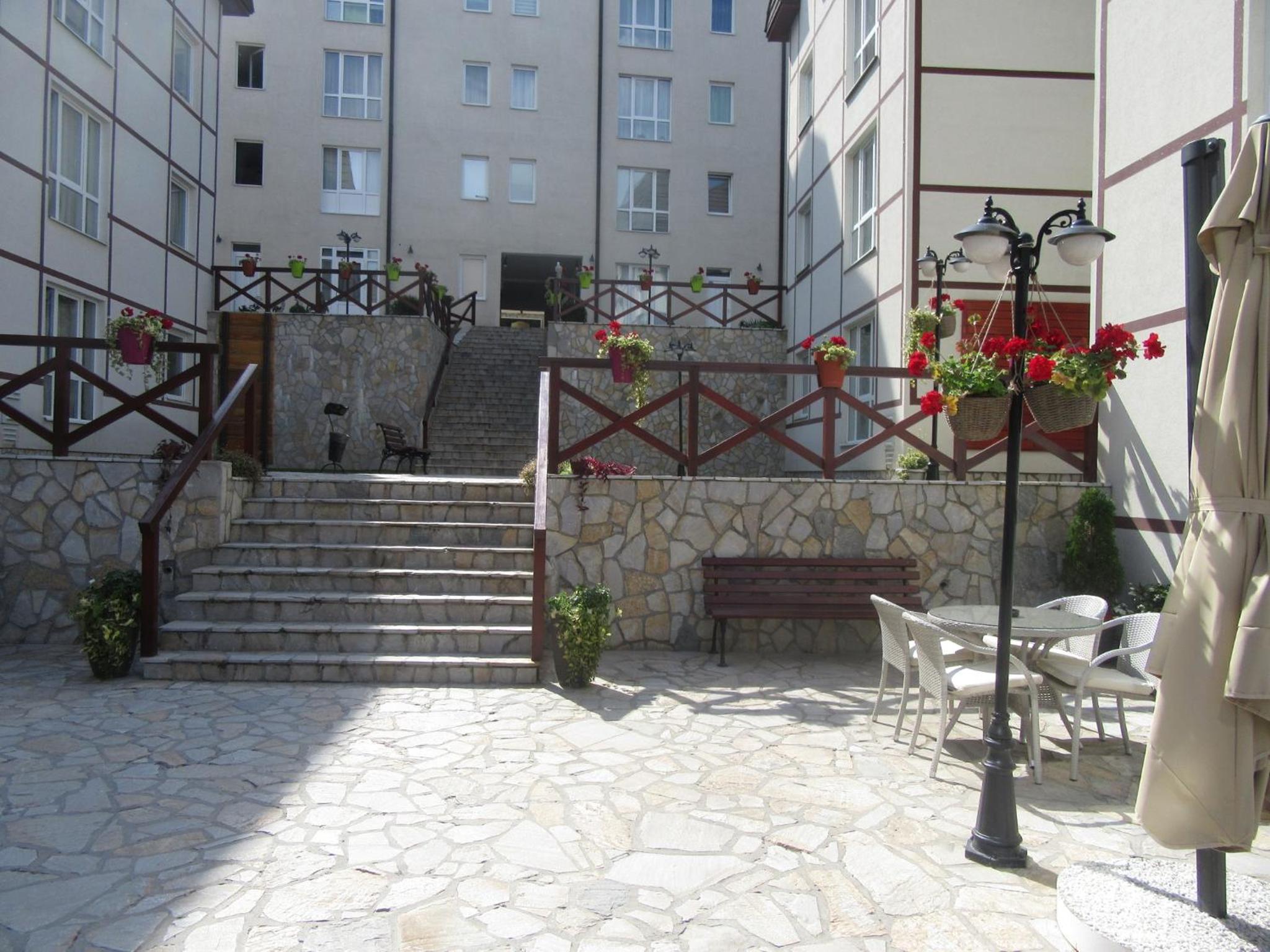 Photo 11