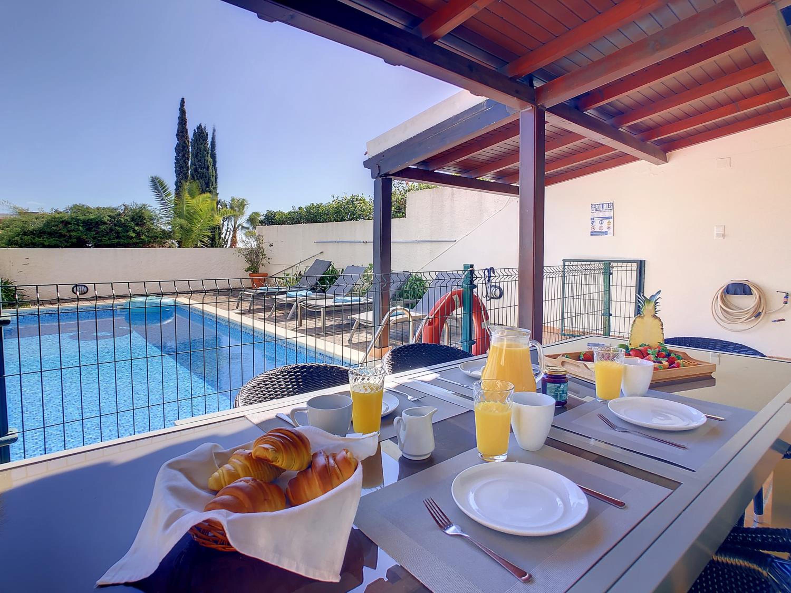 Villa Garajau by LovelyStay