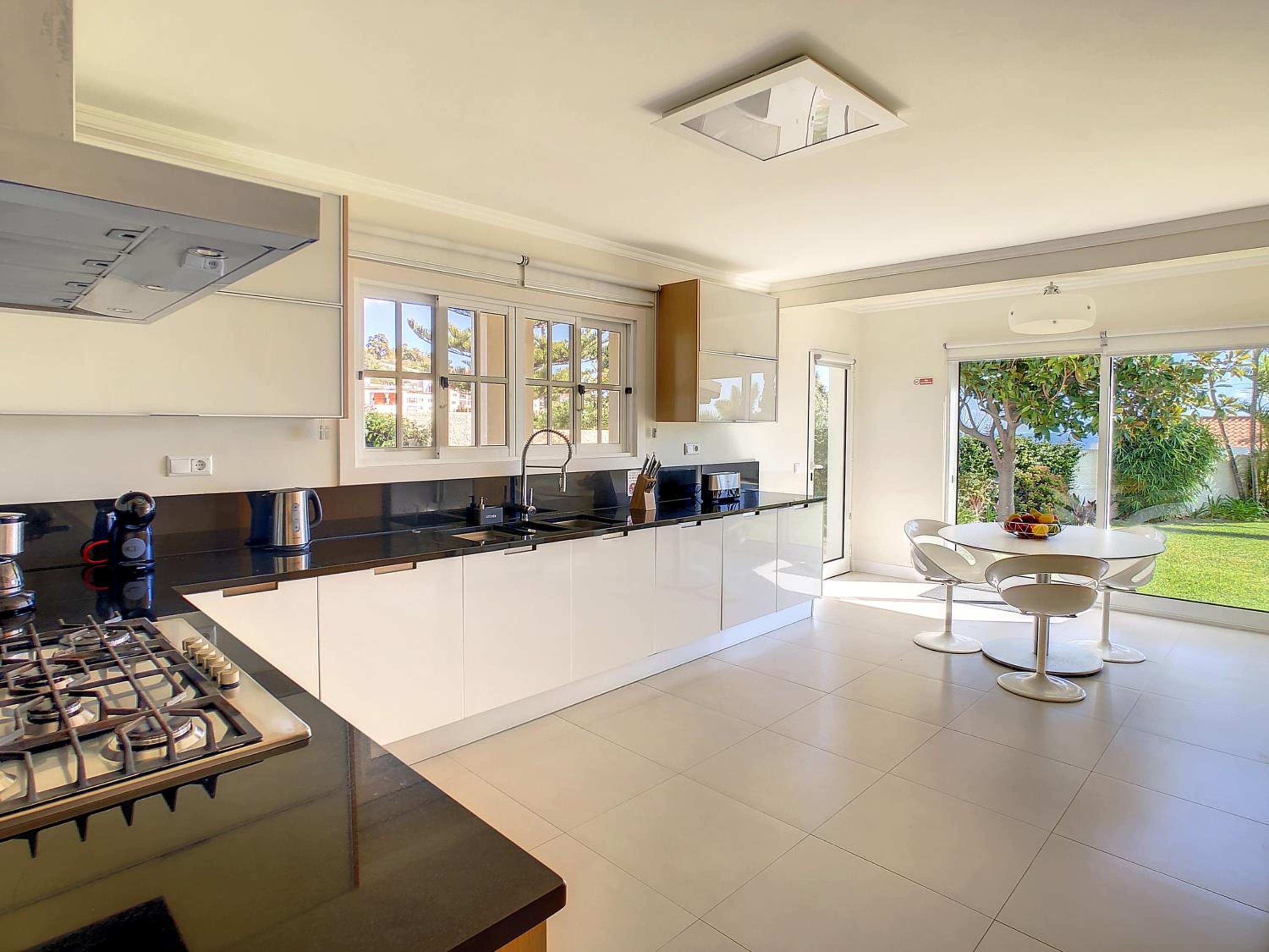 Villa Garajau by LovelyStay