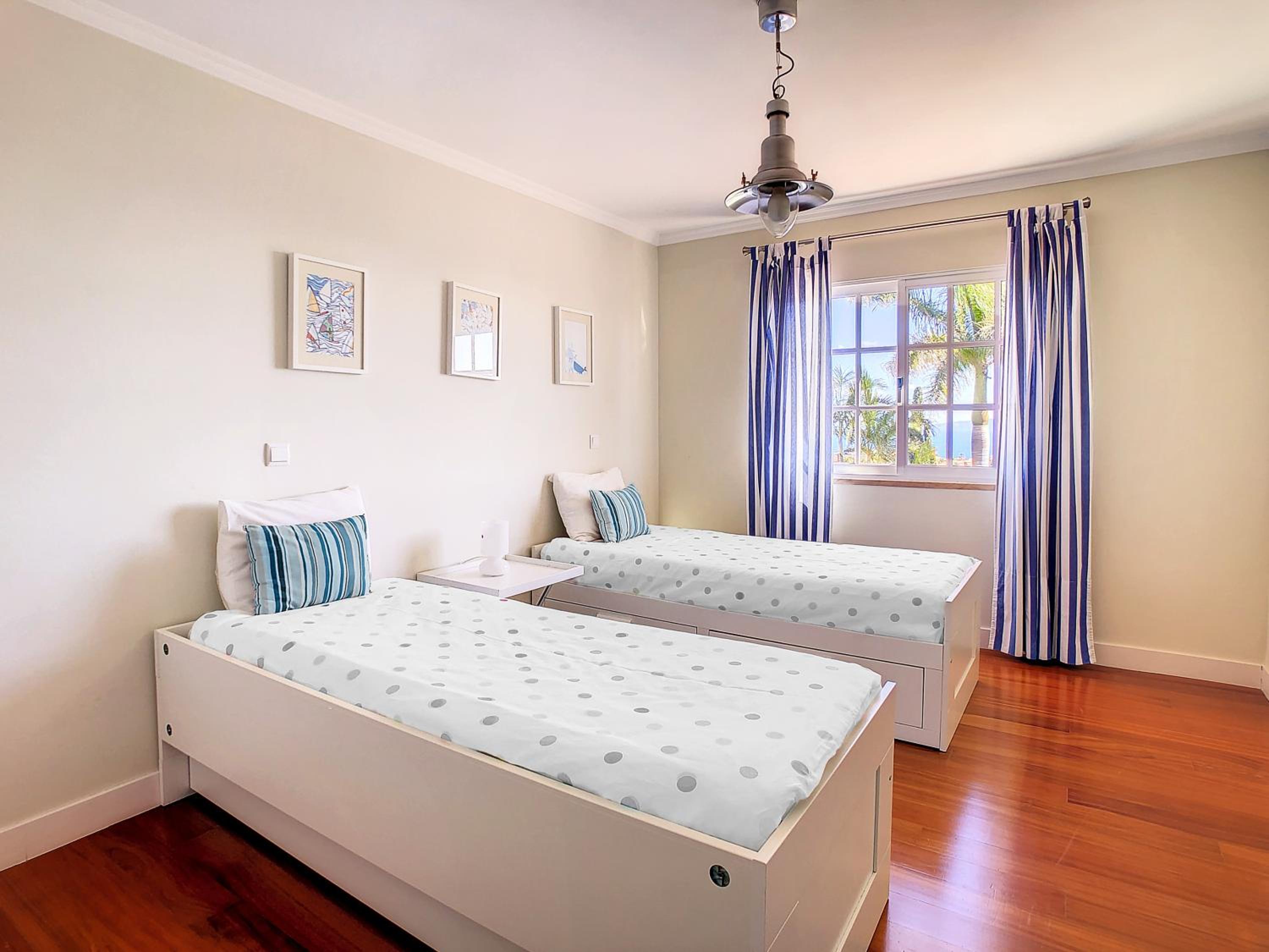 Villa Garajau by LovelyStay