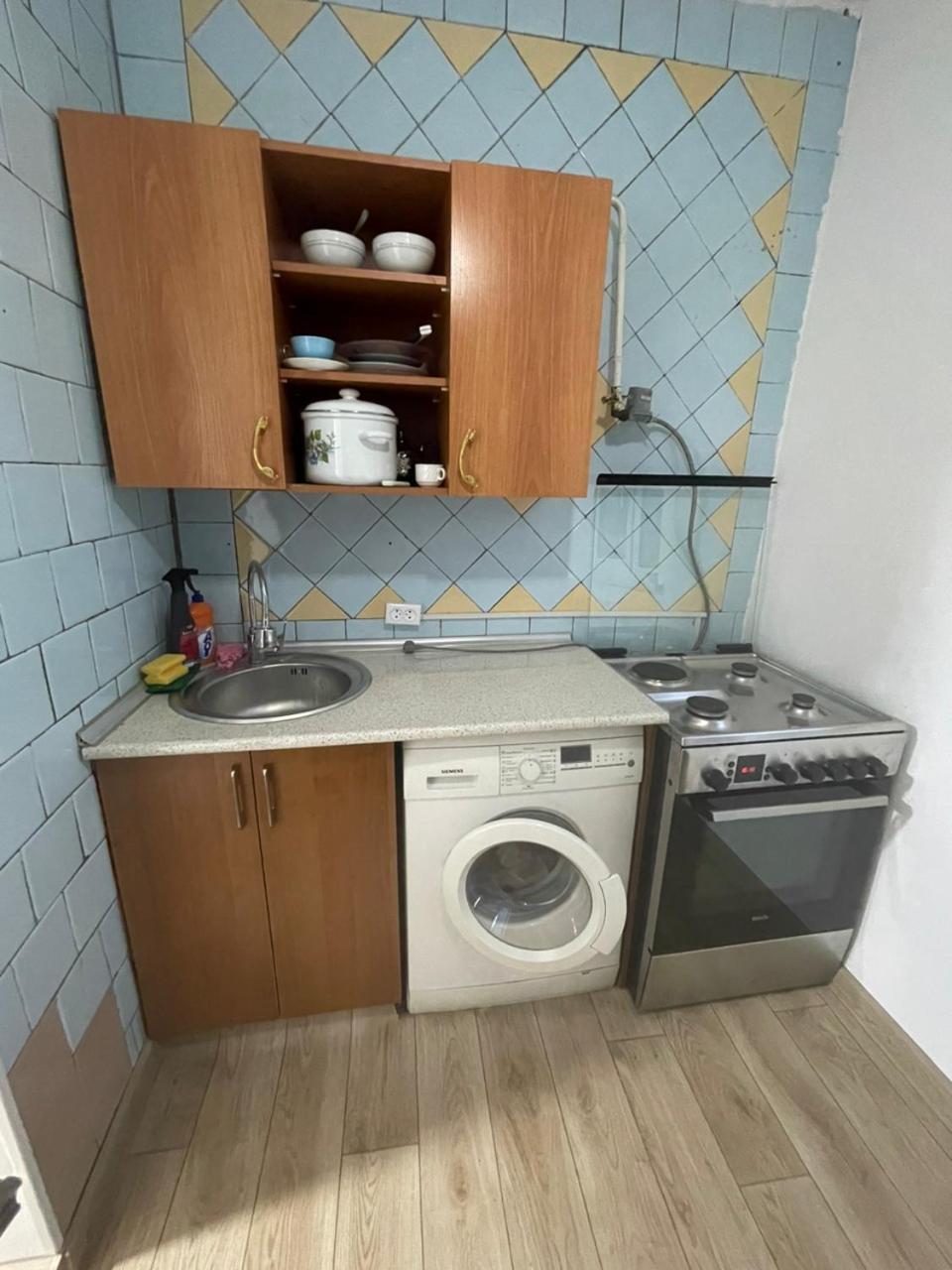 One Bedroom Apartment Near Buyuk Ipak Yuli Metro Station, Located in Downtown