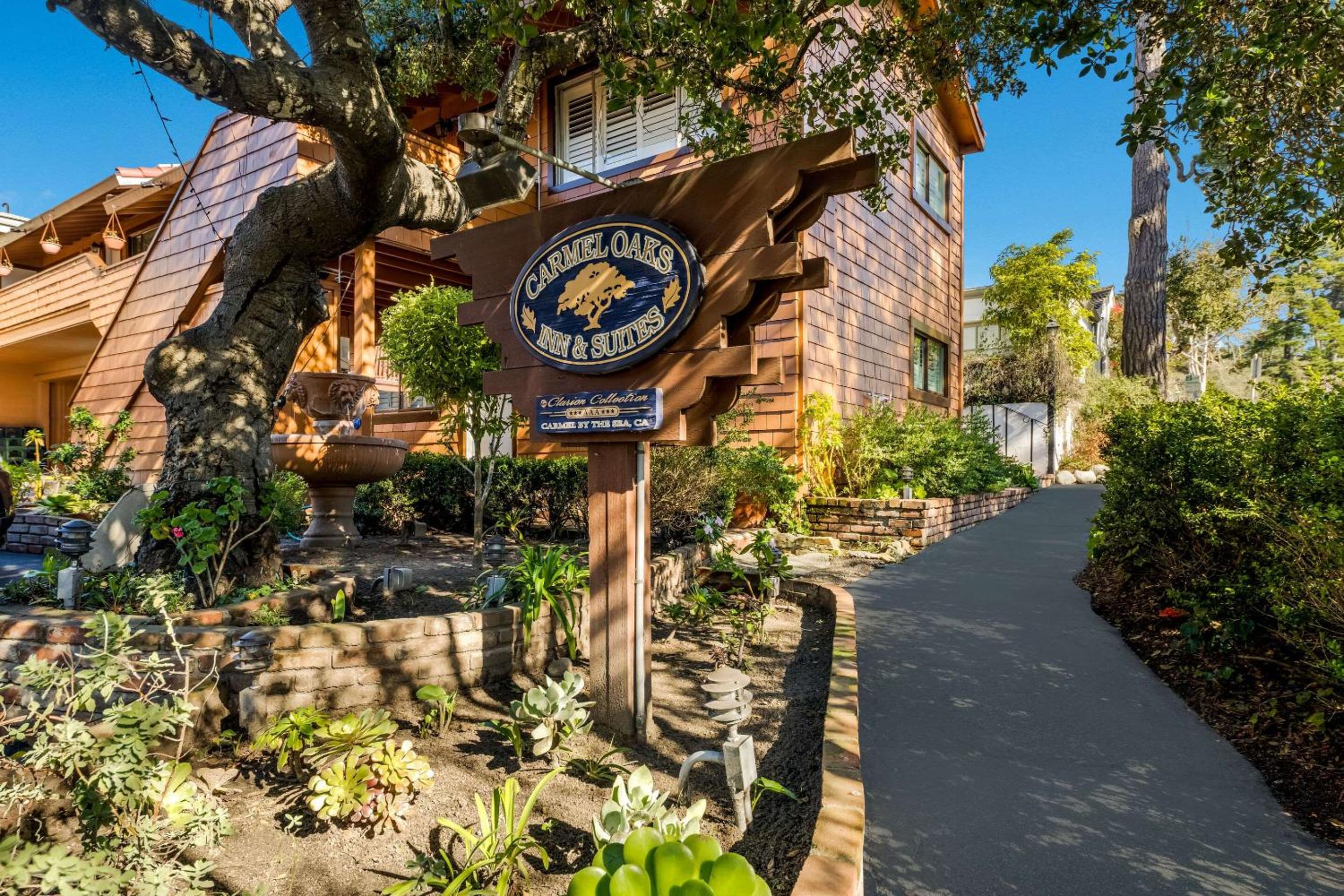 Monterey Vacations - Clarion Collection Carmel Oaks Inn - Property Image 2