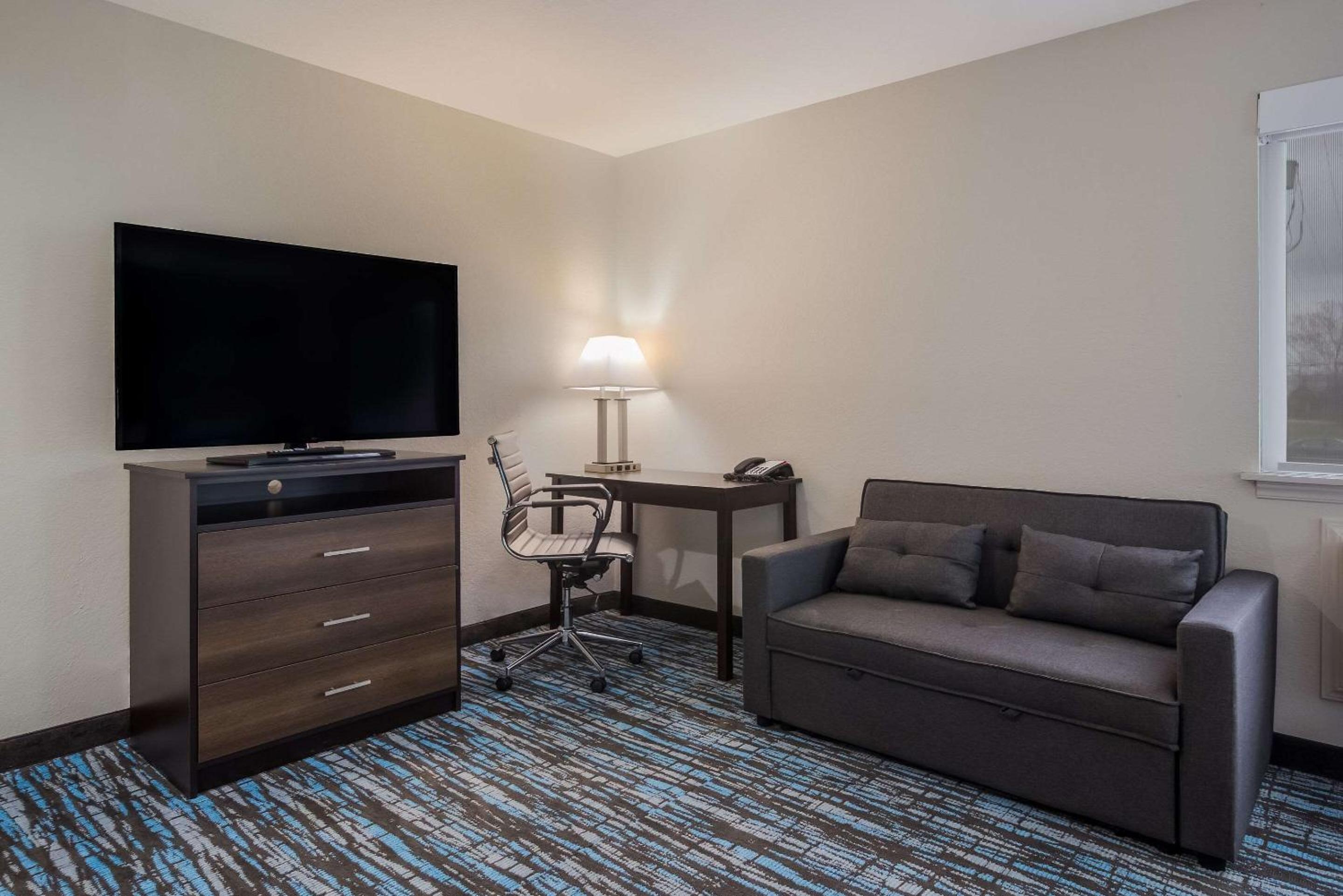Clarion Pointe Harrodsburg-Danville