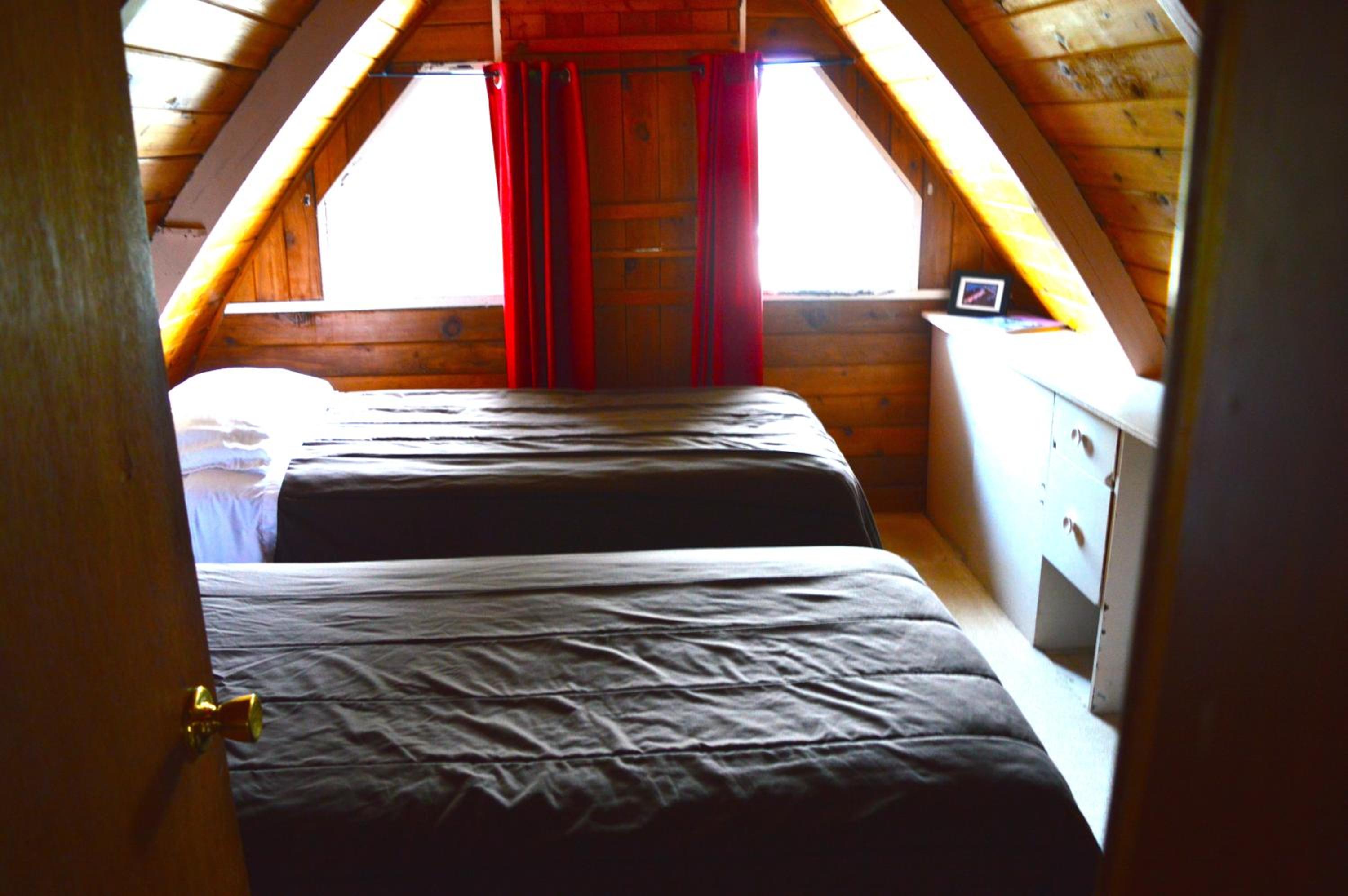 Cozy Cabin at RED - Steps to Skiing & Trails - Image 4