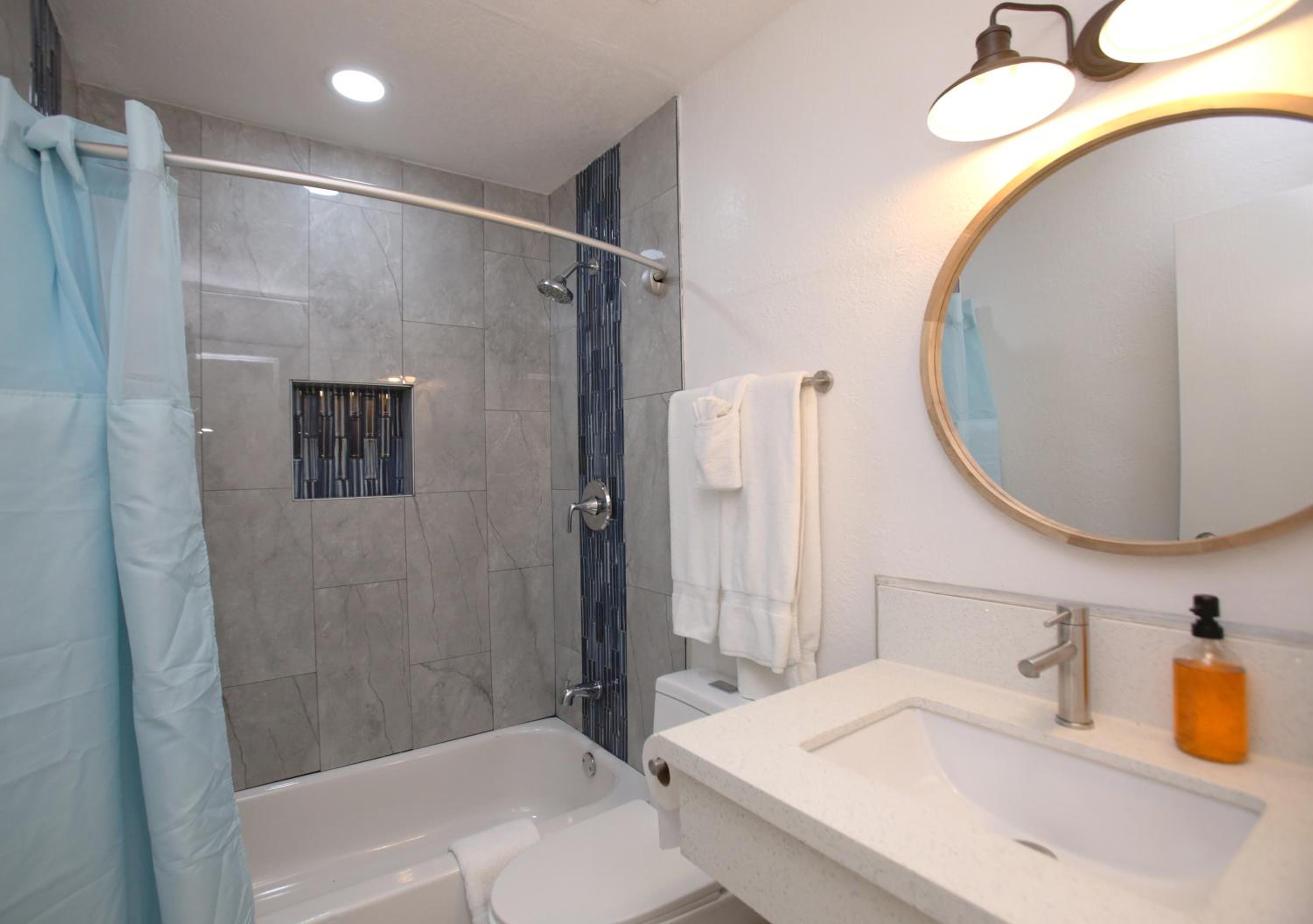 Dragonfly Inn & Suites