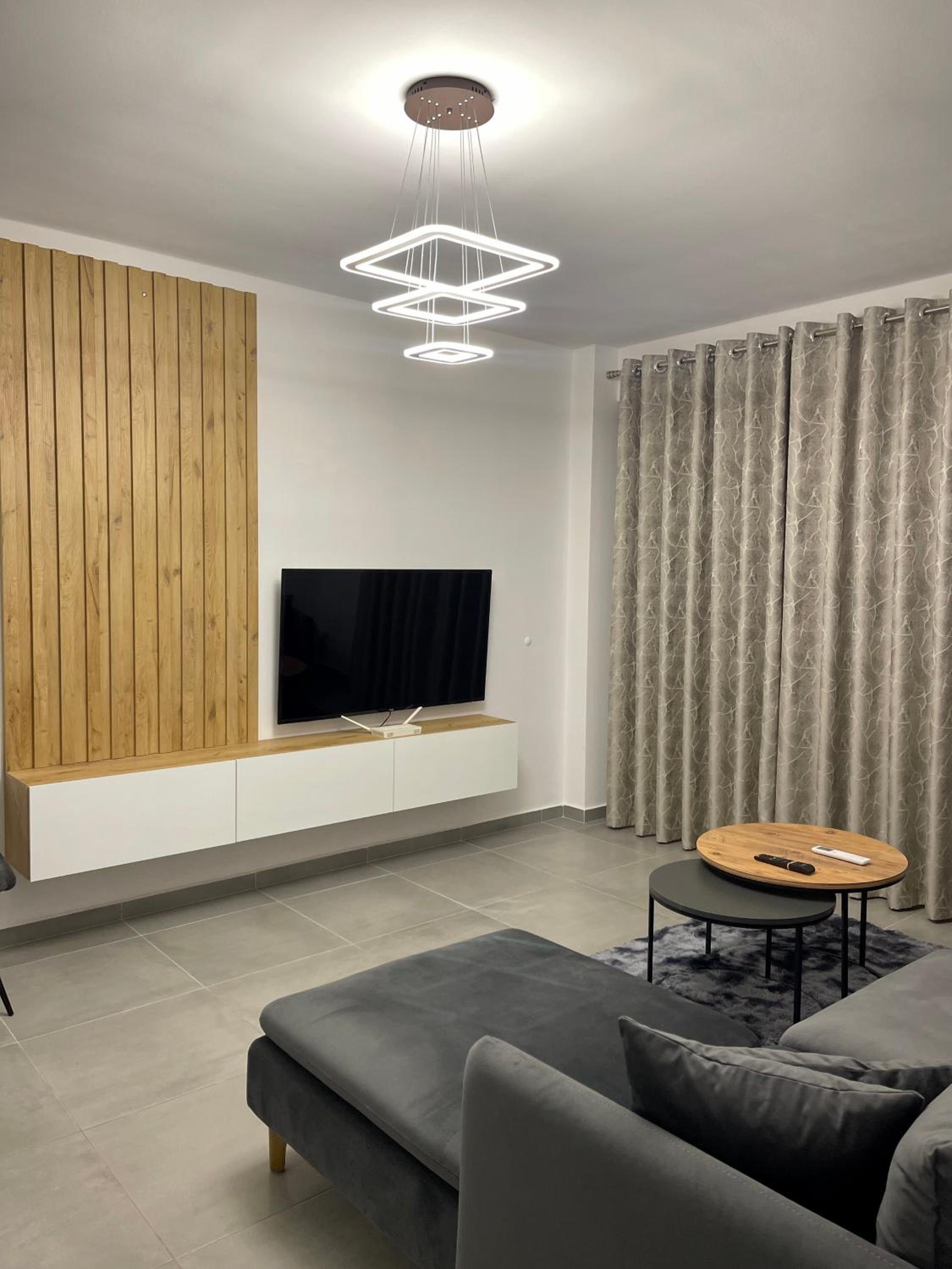SeaView Modern Two Bedroom Apartment