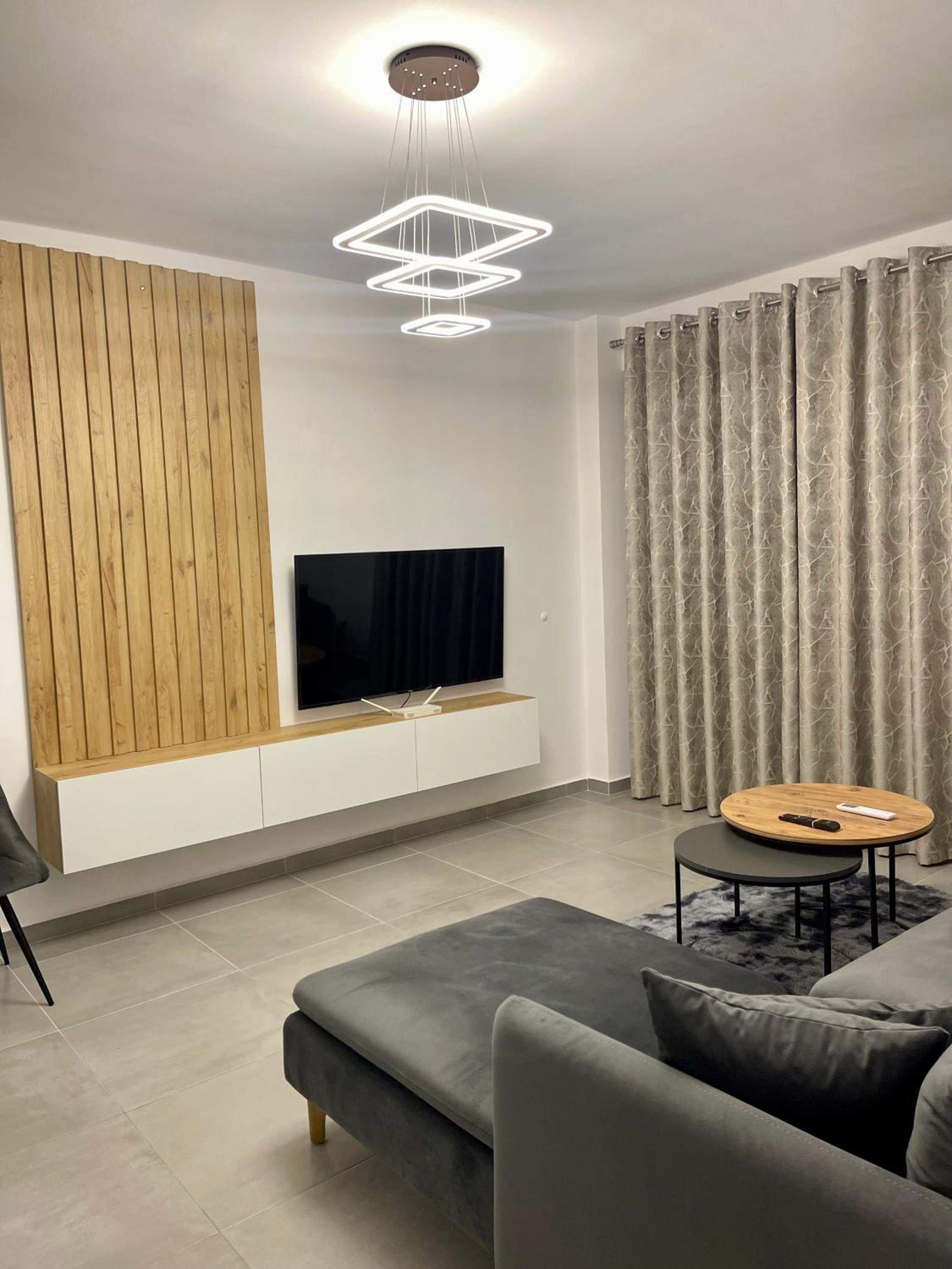 SeaView Modern Two Bedroom Apartment