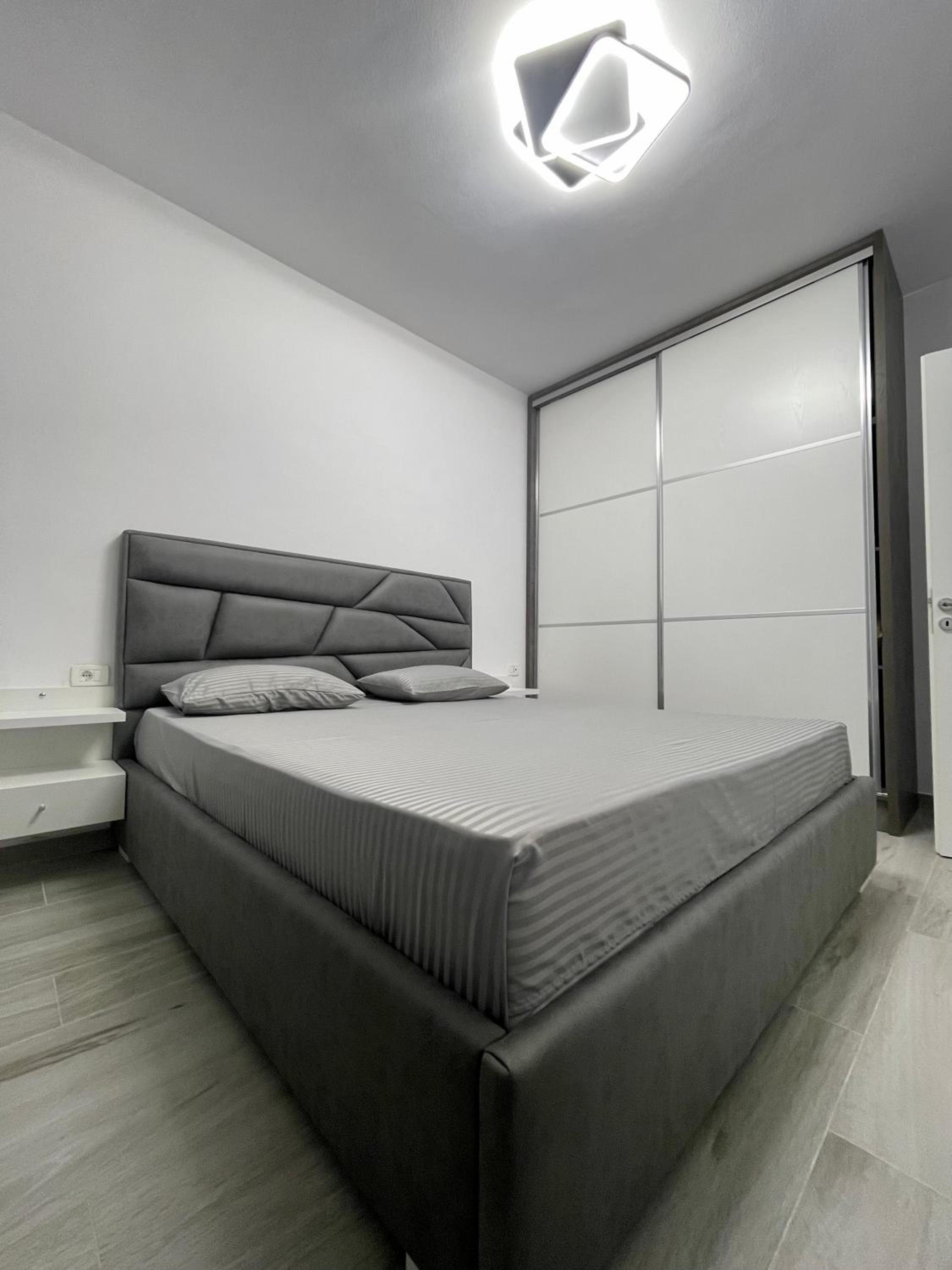 SeaView Modern Two Bedroom Apartment