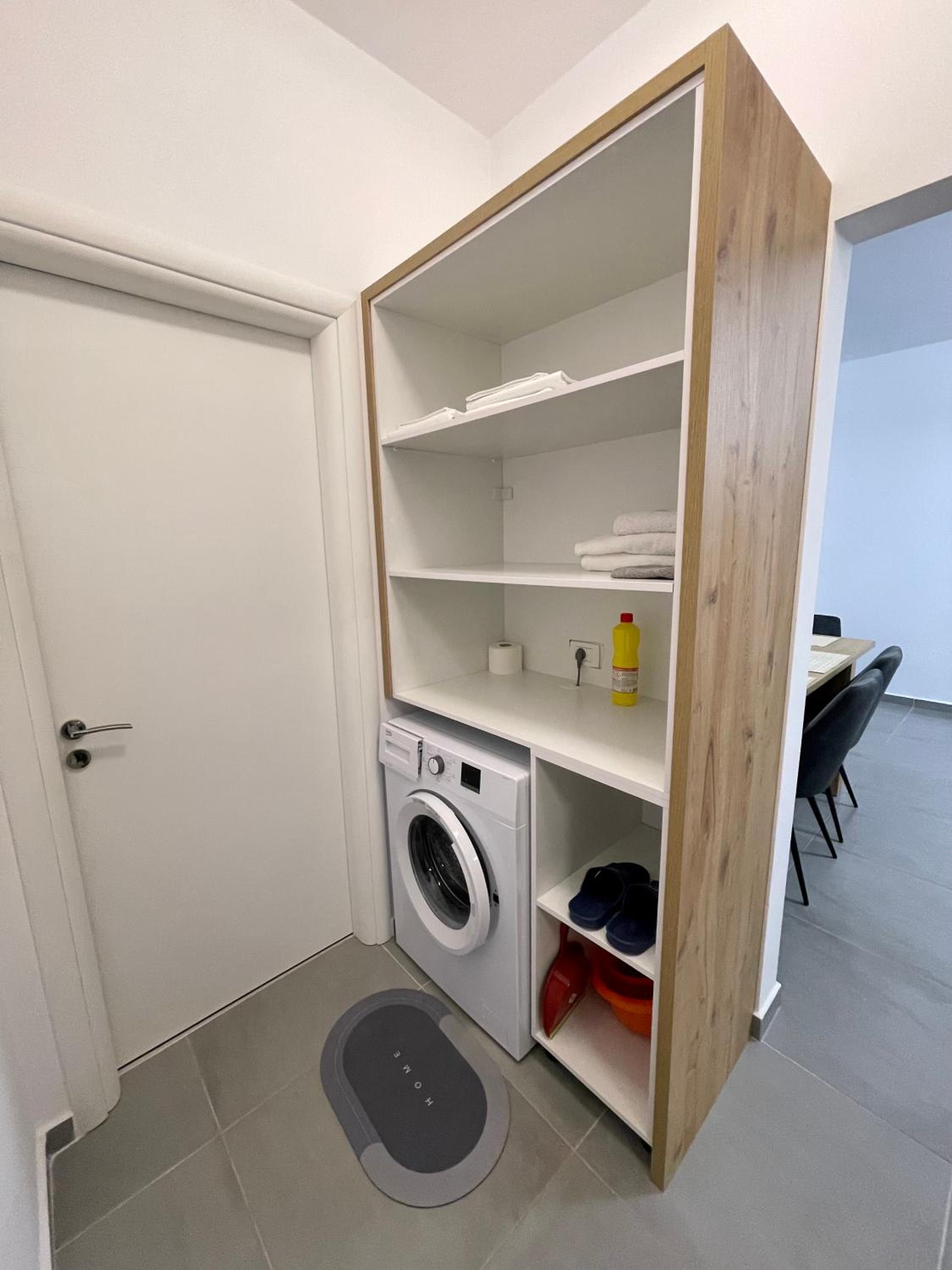 SeaView Modern Two Bedroom Apartment