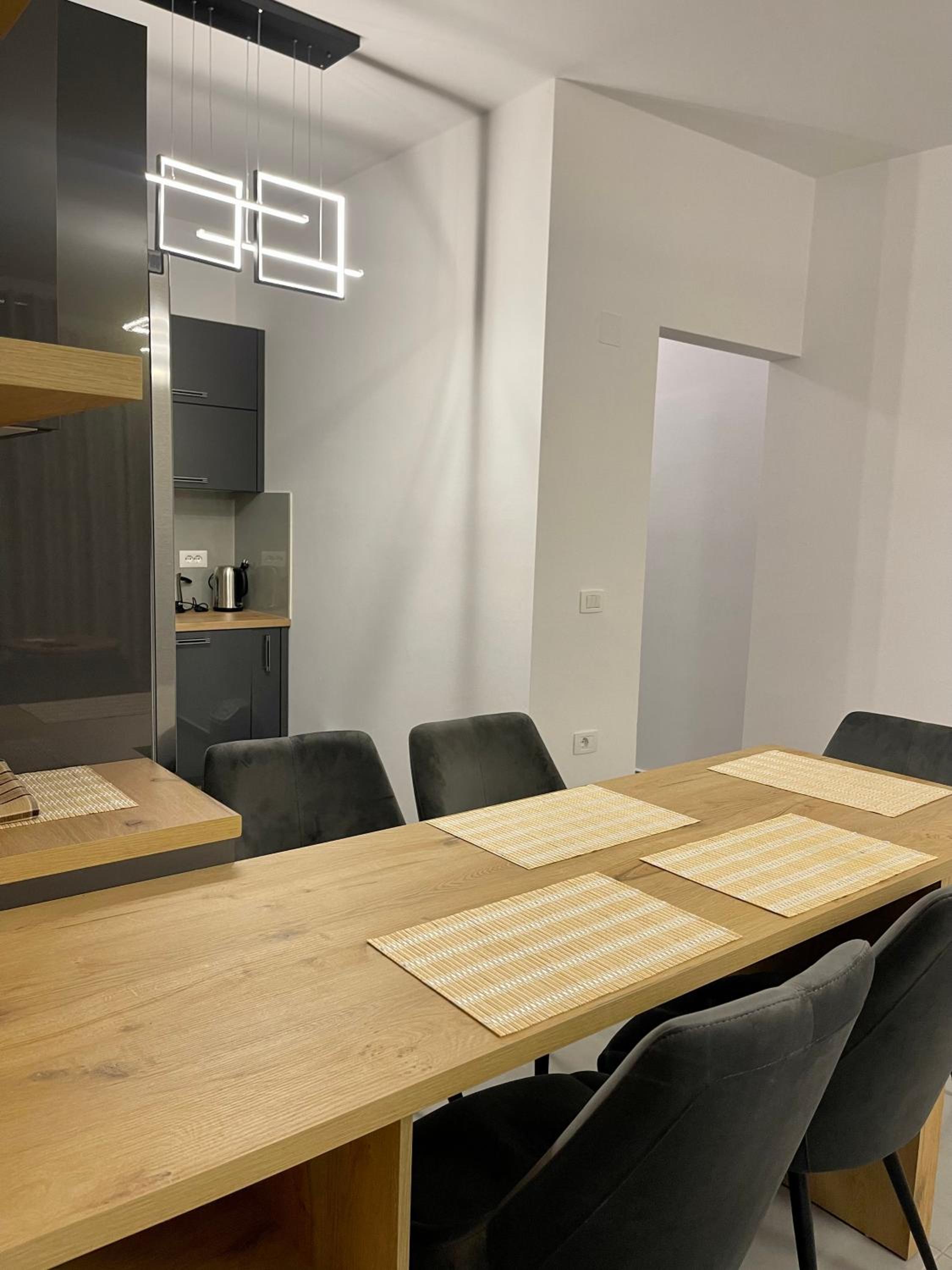 SeaView Modern Two Bedroom Apartment