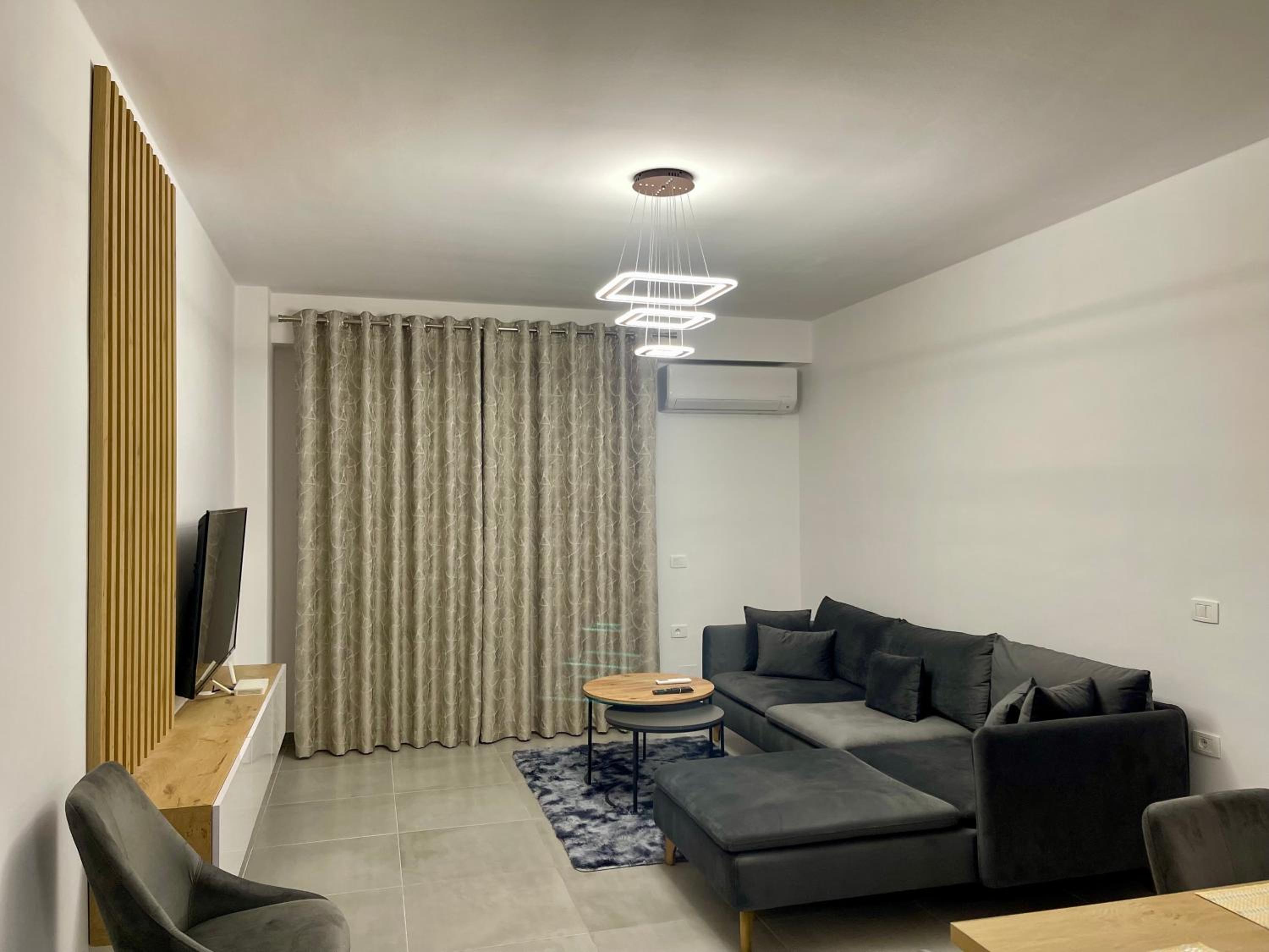 SeaView Modern Two Bedroom Apartment