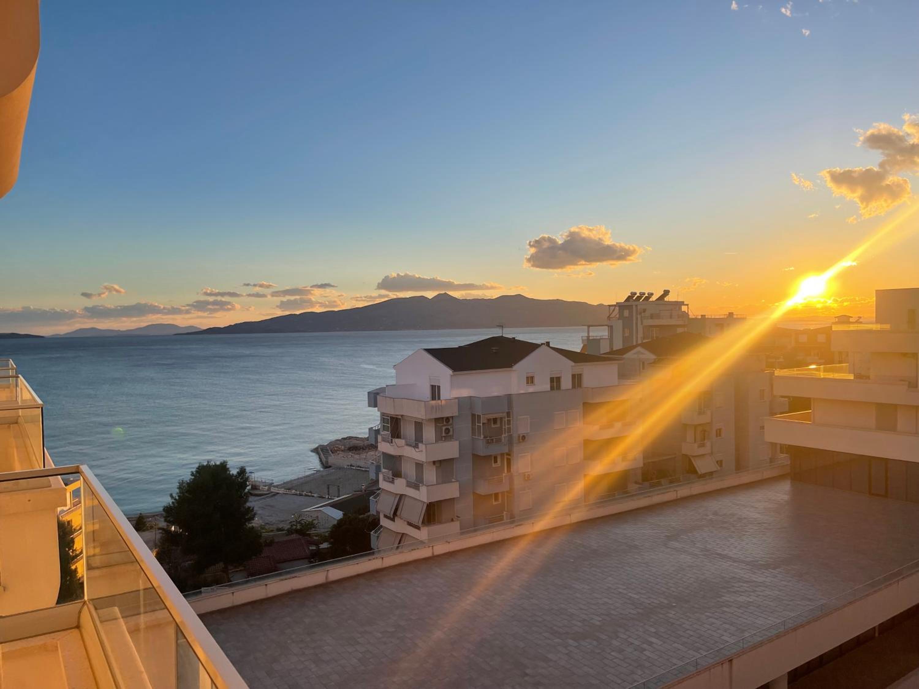 SeaView Modern Two Bedroom Apartment