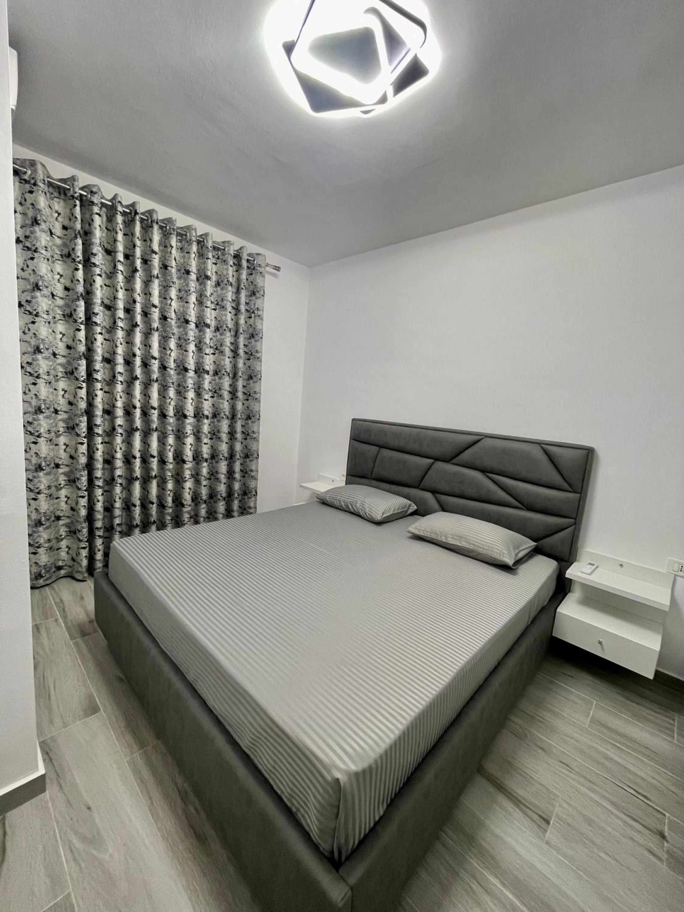 SeaView Modern Two Bedroom Apartment