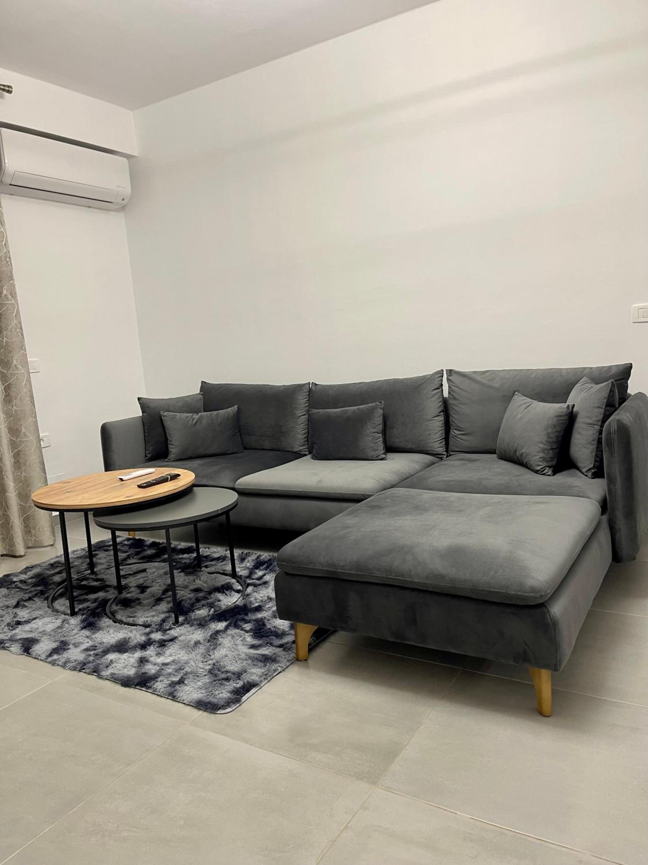 SeaView Modern Two Bedroom Apartment