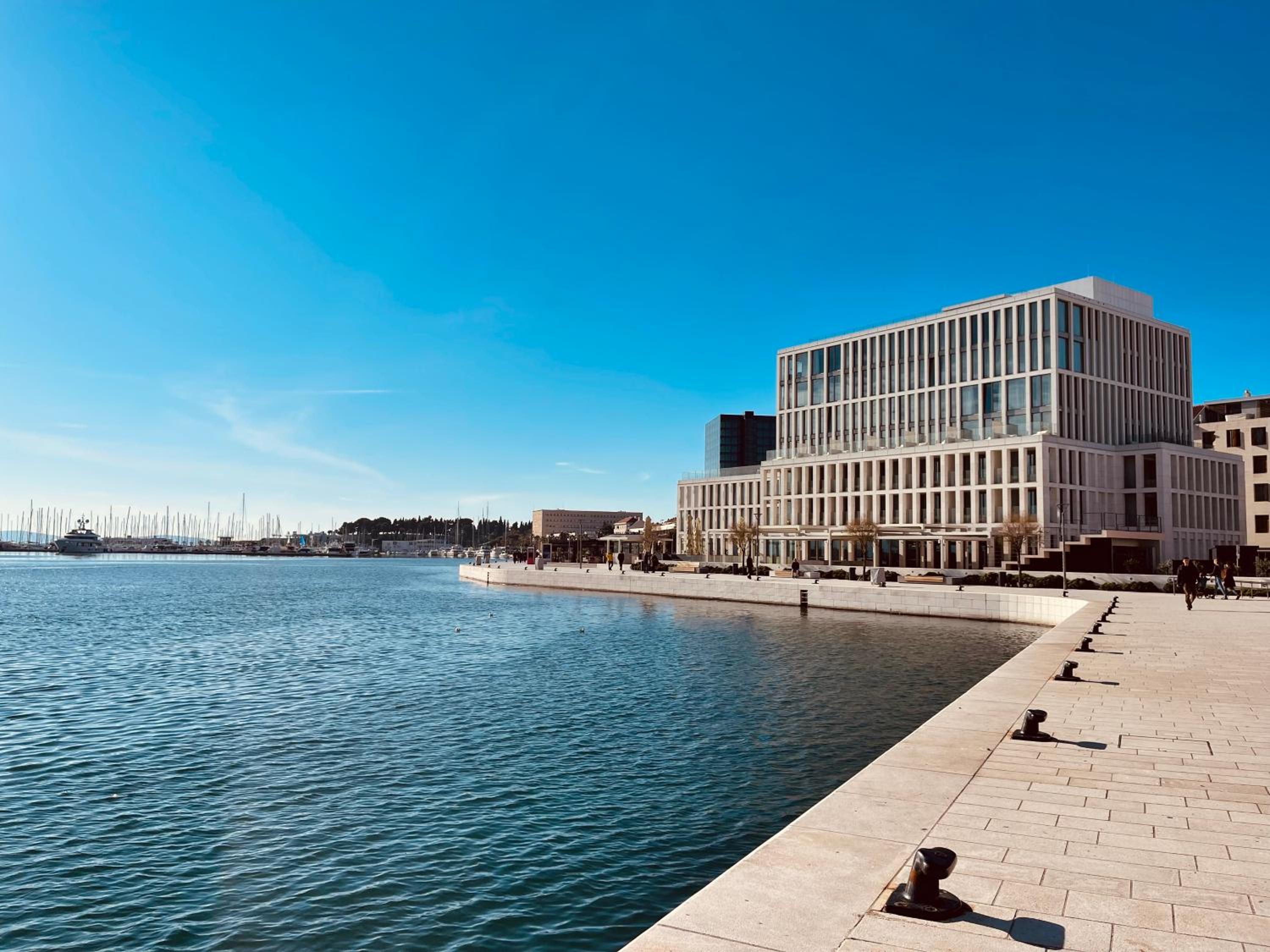 Hotel Ambasador - Image 1