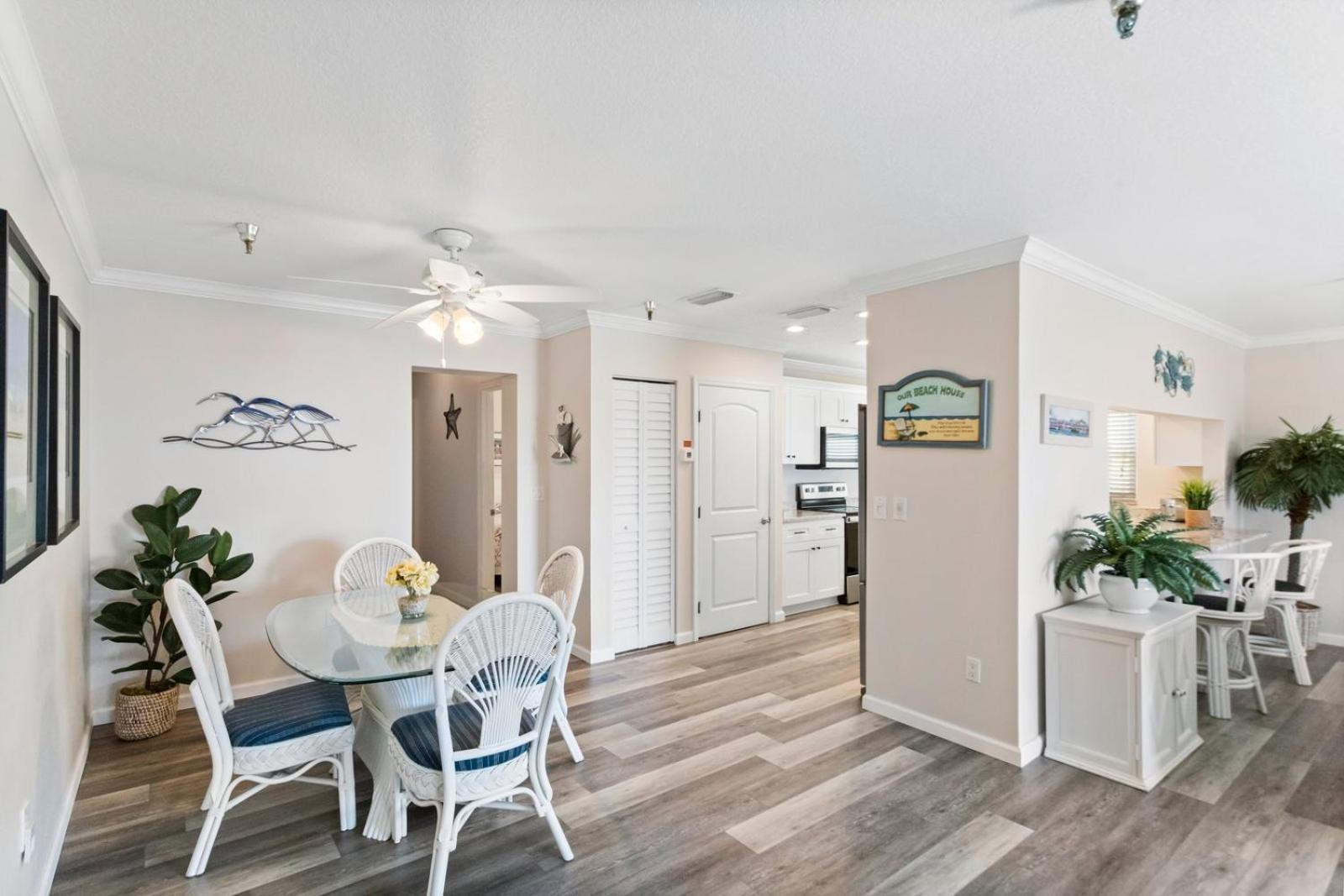 Direct Oceanfront - 4 Queen Beds - Surf Song #241