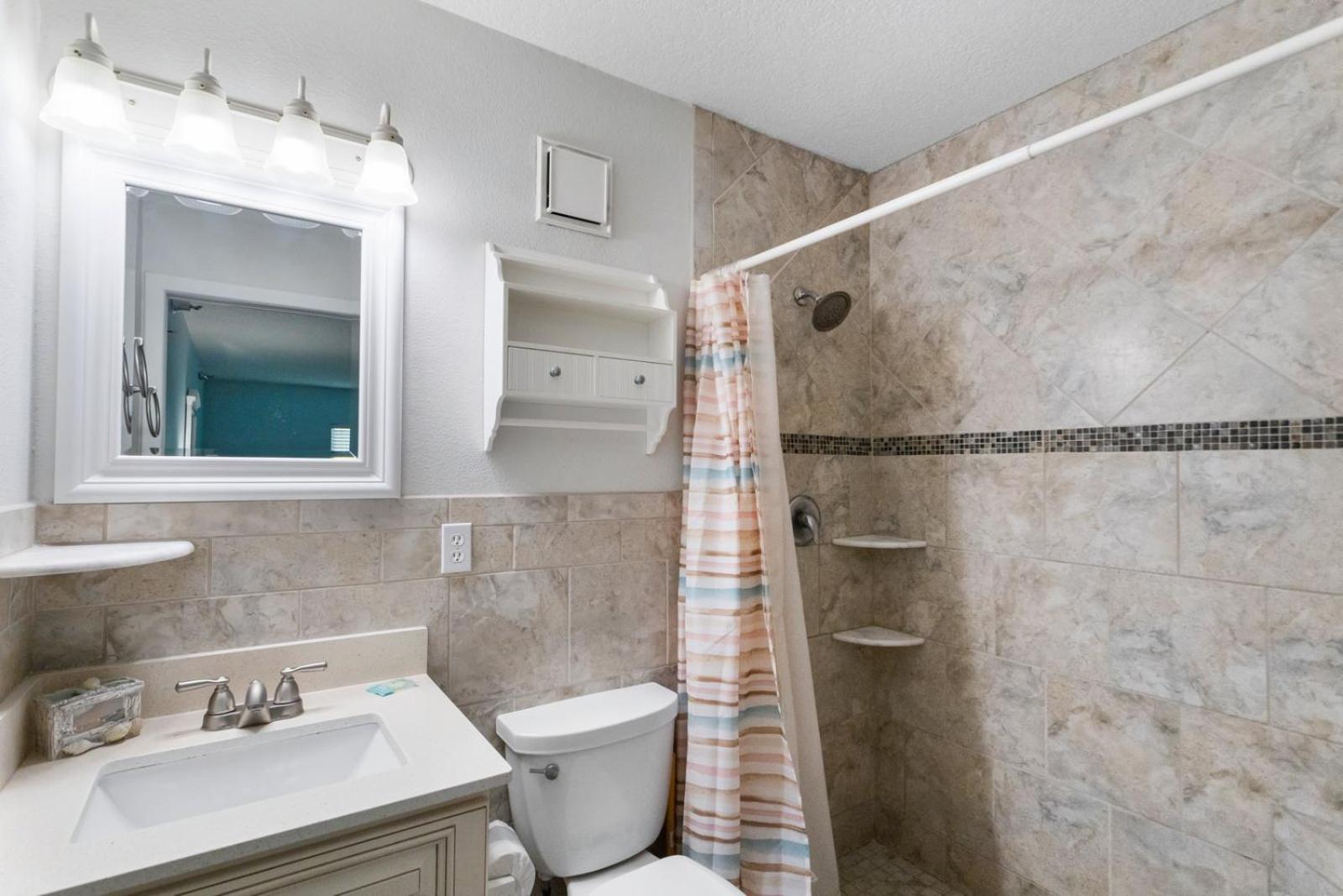 Direct Oceanfront - 4 Queen Beds - Surf Song #241