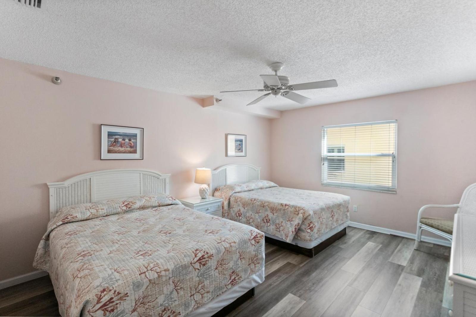 Direct Oceanfront - 4 Queen Beds - Surf Song #241