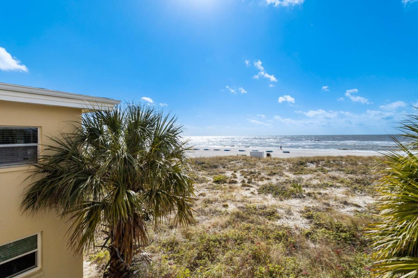 Direct Oceanfront - 4 Queen Beds - Surf Song #241