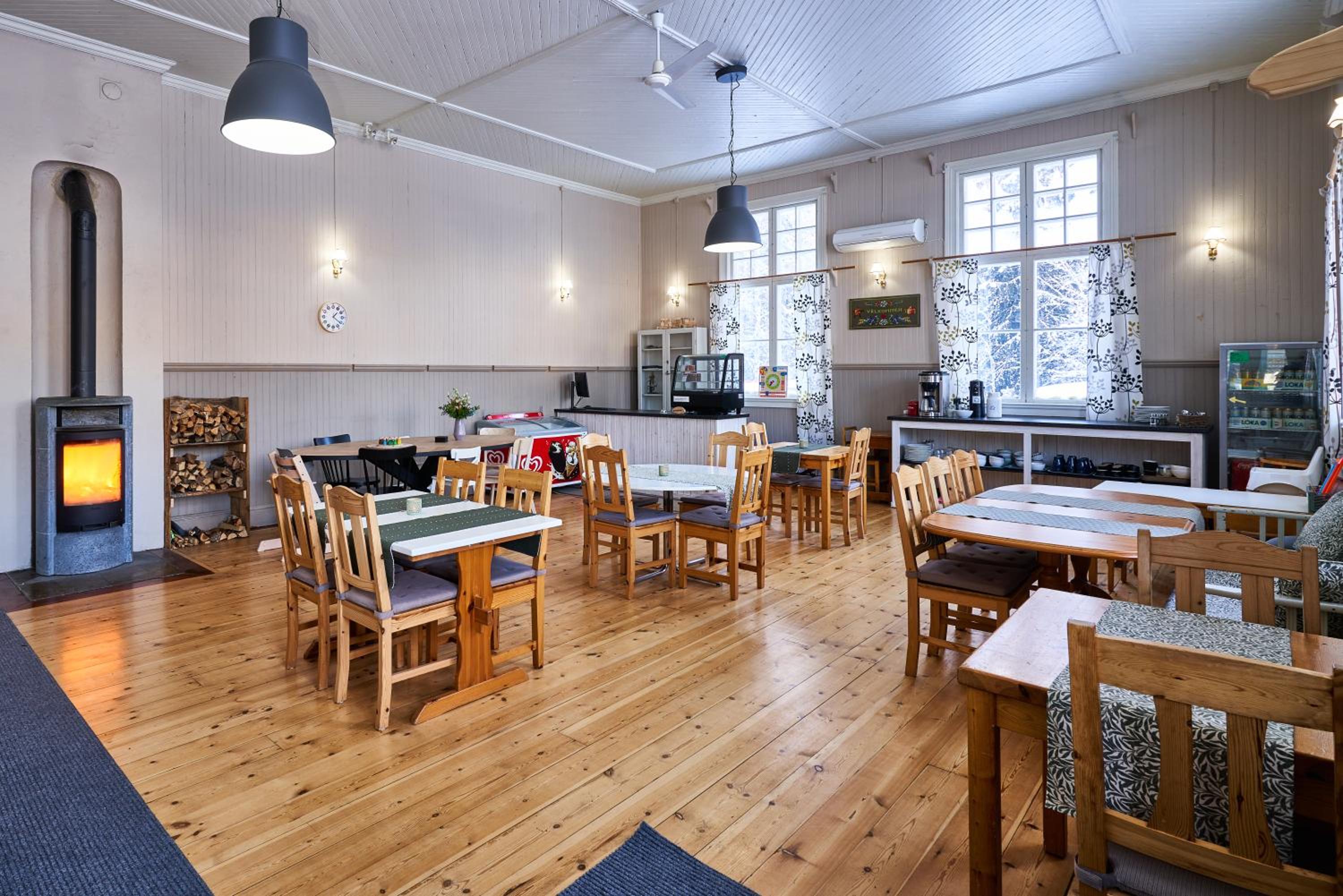 Hovra Vandrarhem B&B